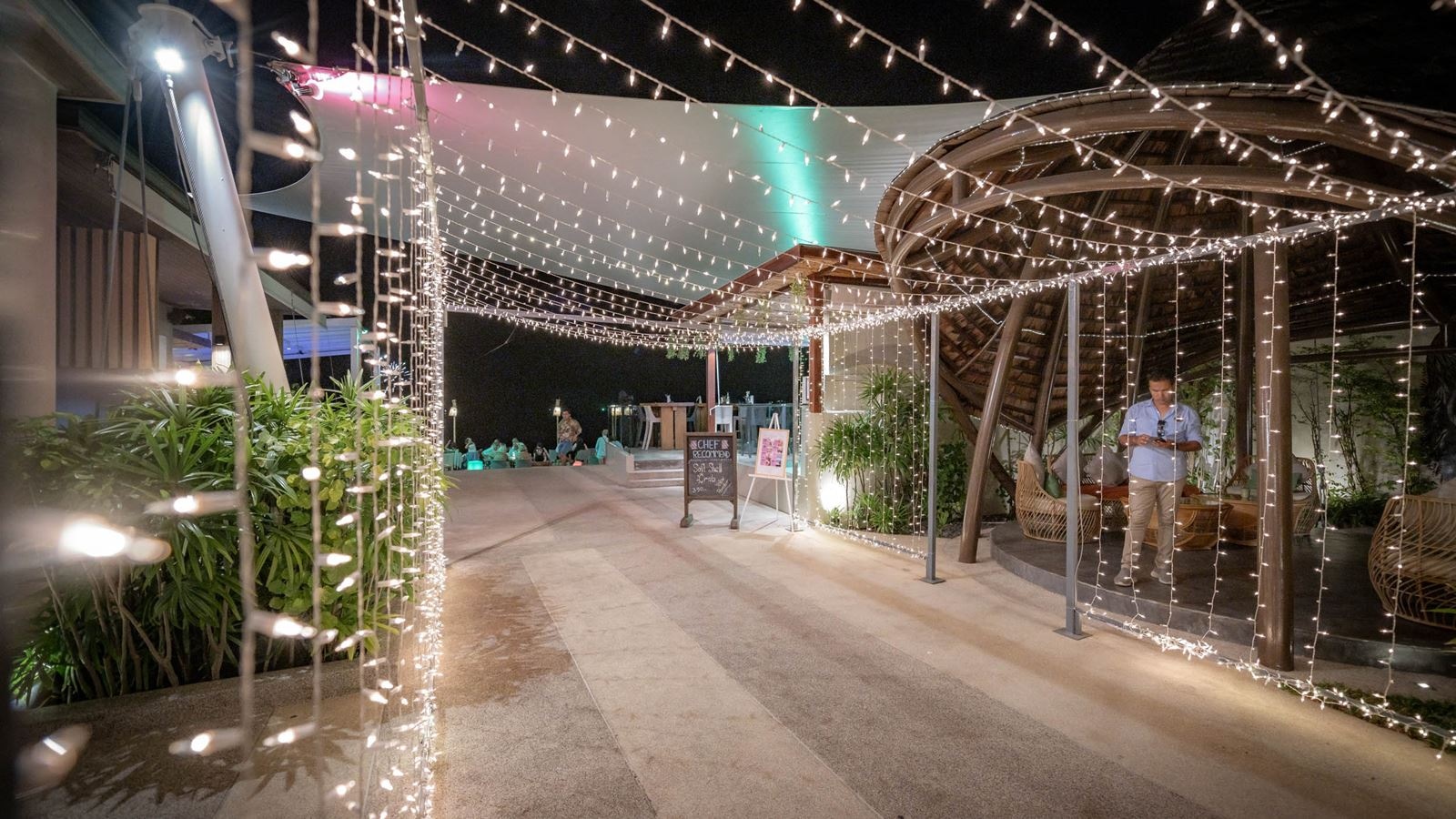 restaurants-tropikana-beach-bistro