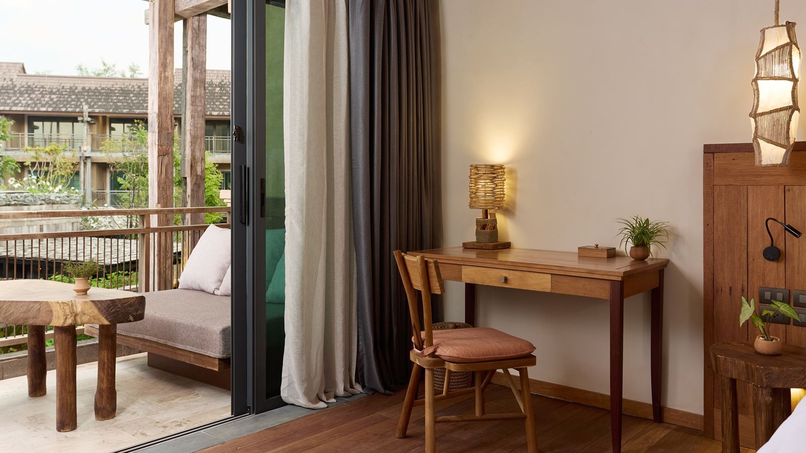 rooms-deluxe-garden-view