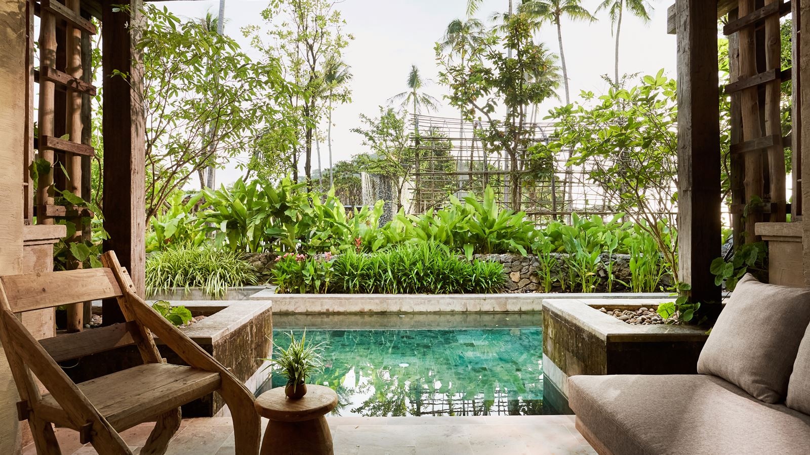 rooms-premium-pool-access-seaview