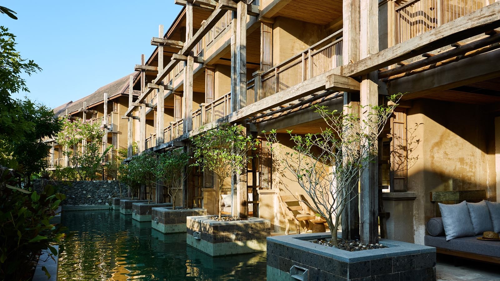 rooms-premium-pool-access-seaview