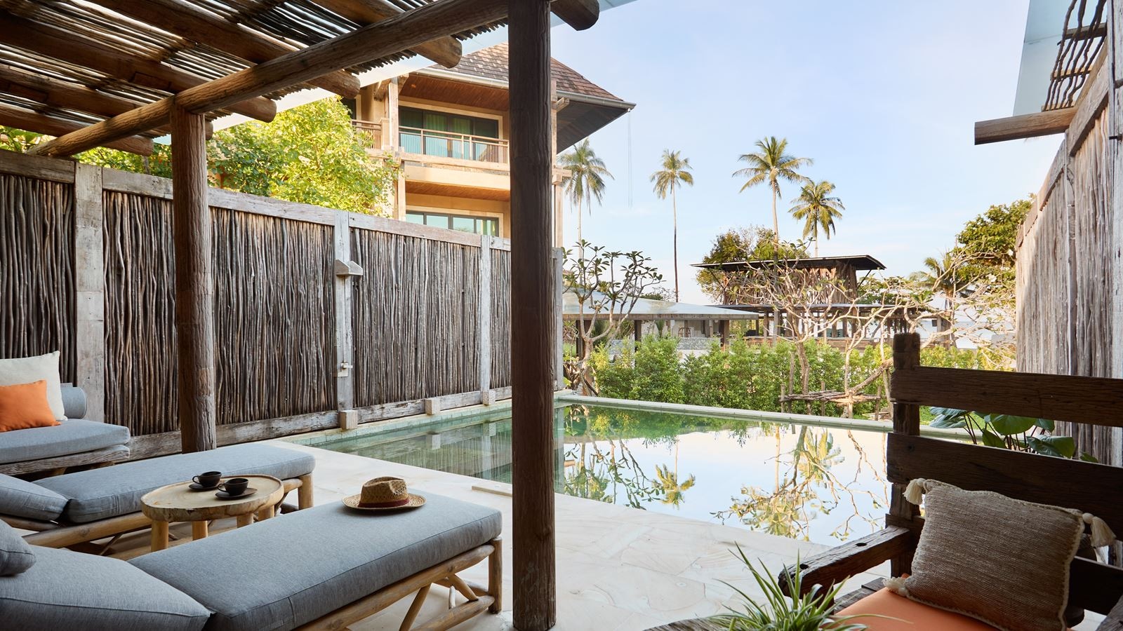 rooms-one-bedroom-pool-villa-seaview