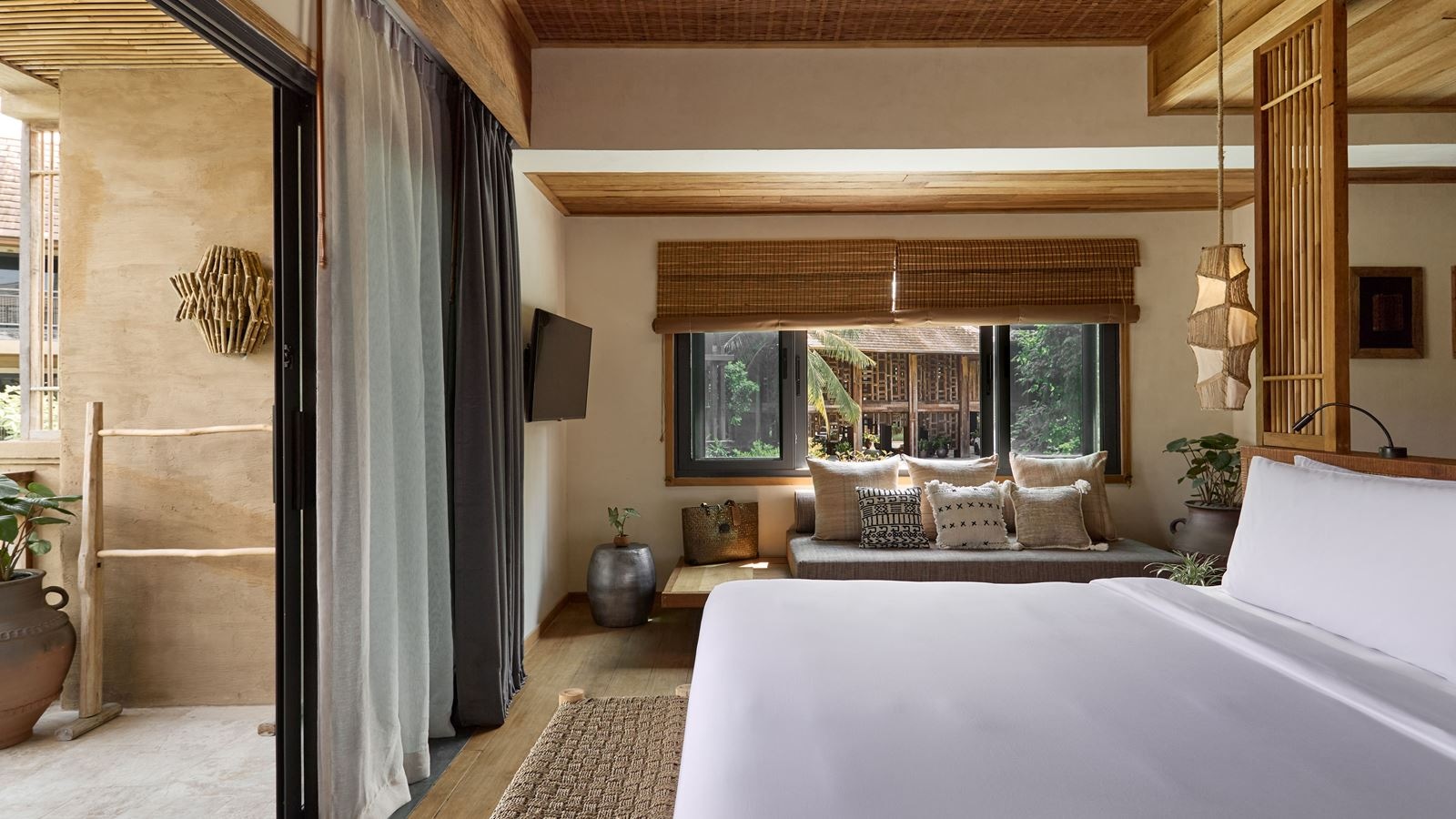 rooms-grand-garden-view-pool-access