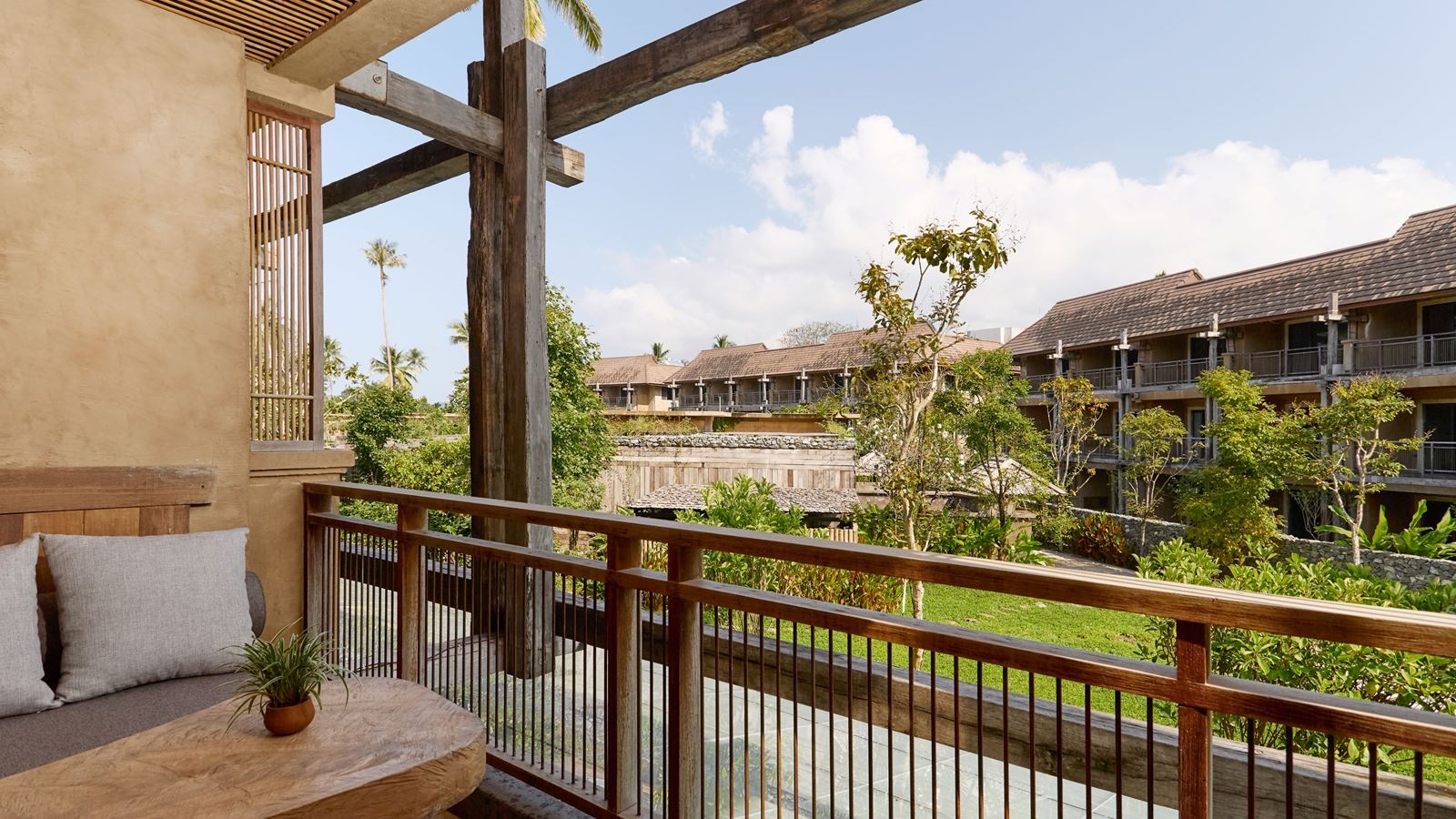 rooms-grand-garden-view