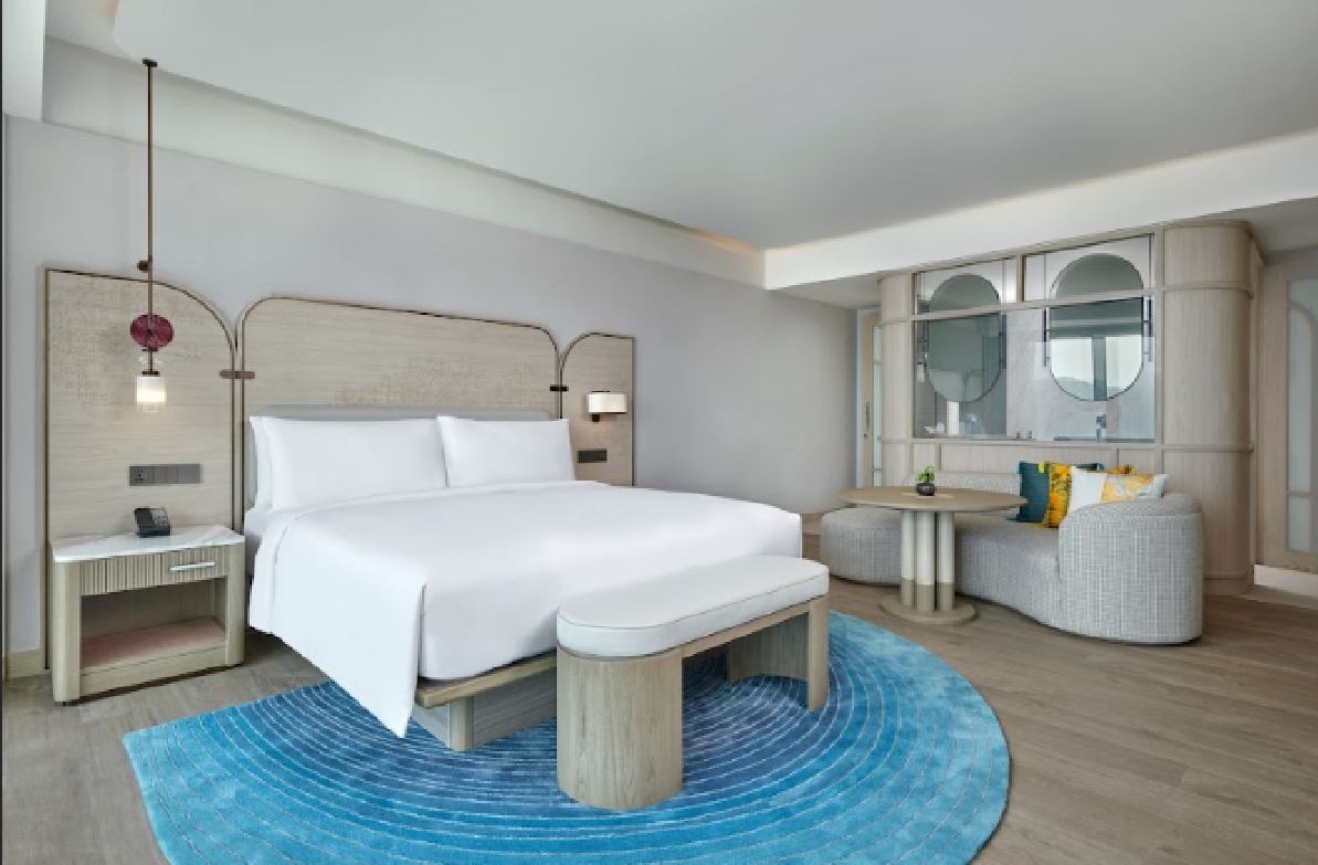 rooms-the-iconic-beachfront-pool-villa