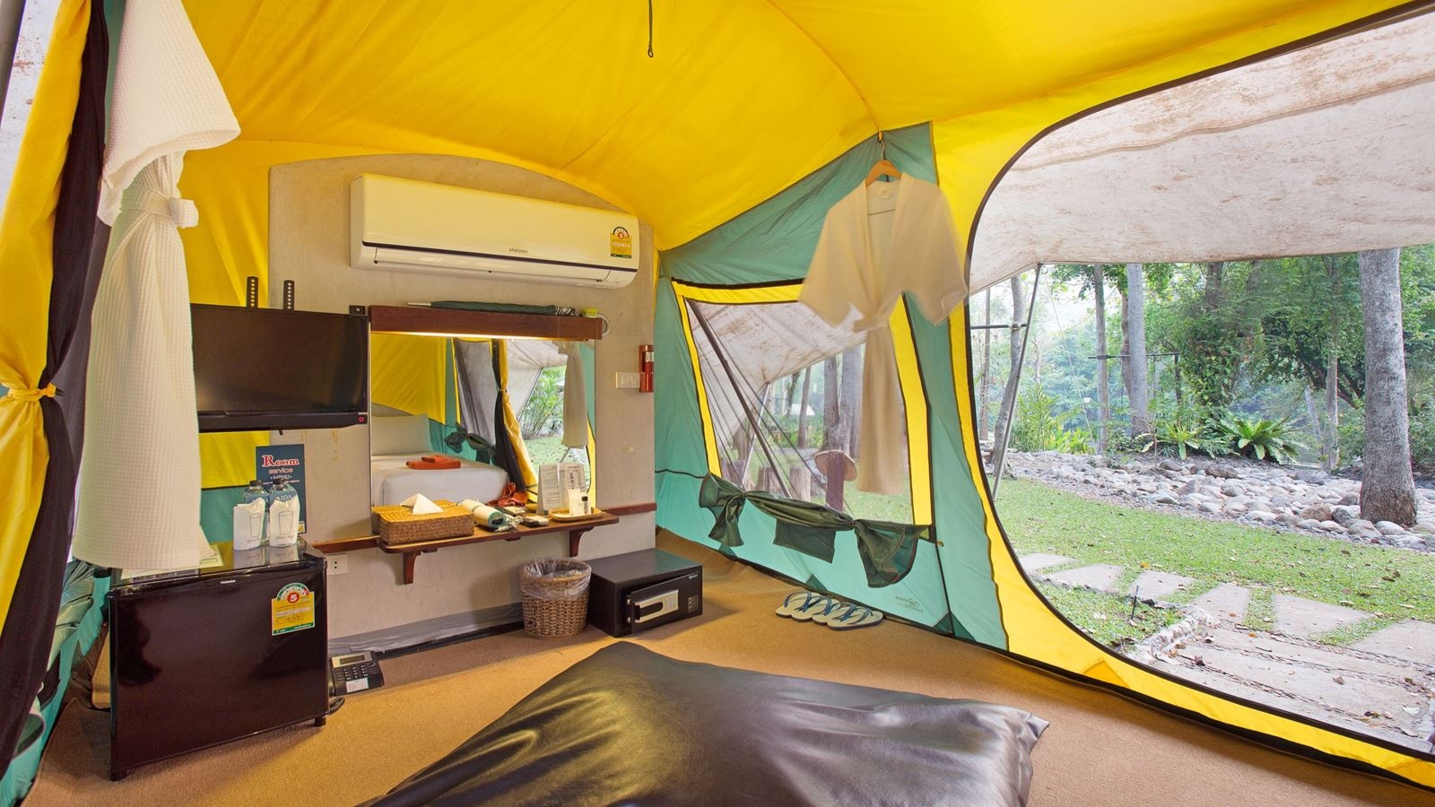 rooms-tent-river-front