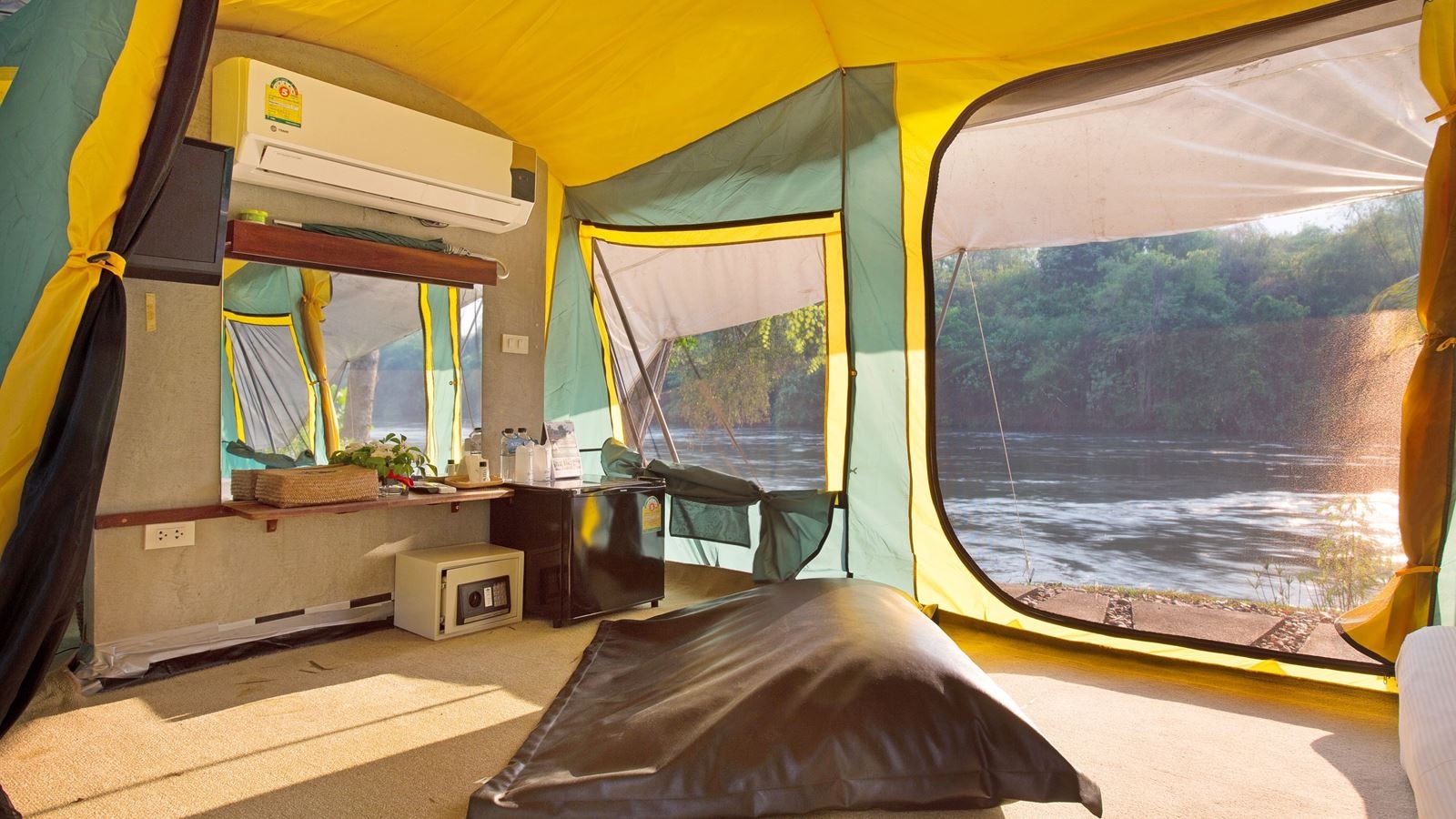 rooms-tent-river-front