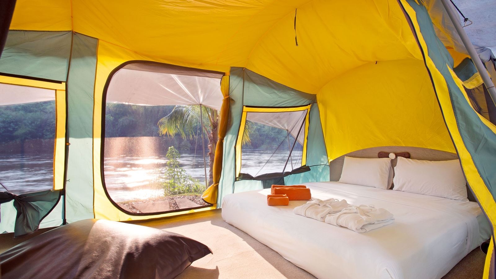 rooms-tent-river-front