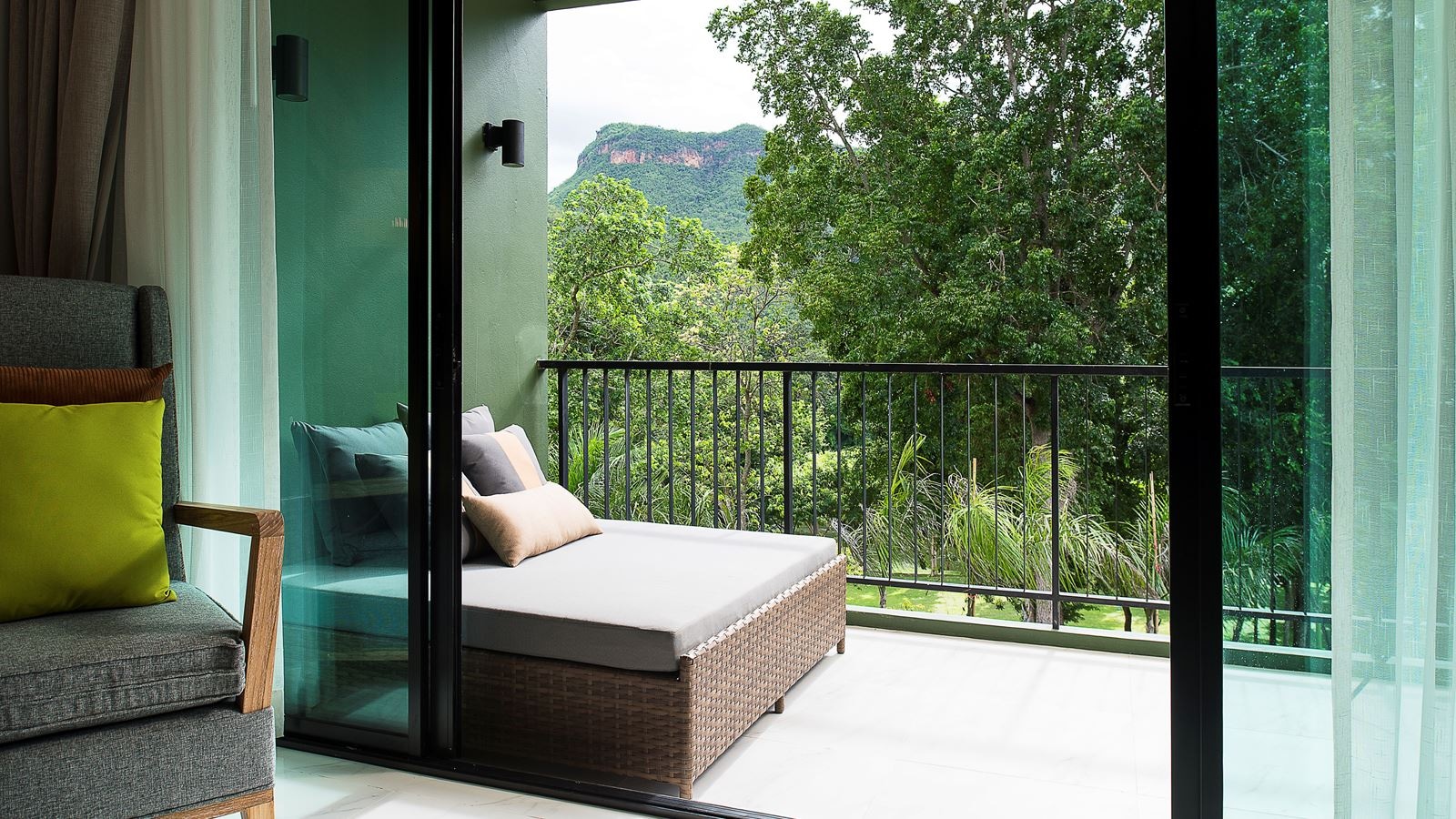 rooms-executive-suite