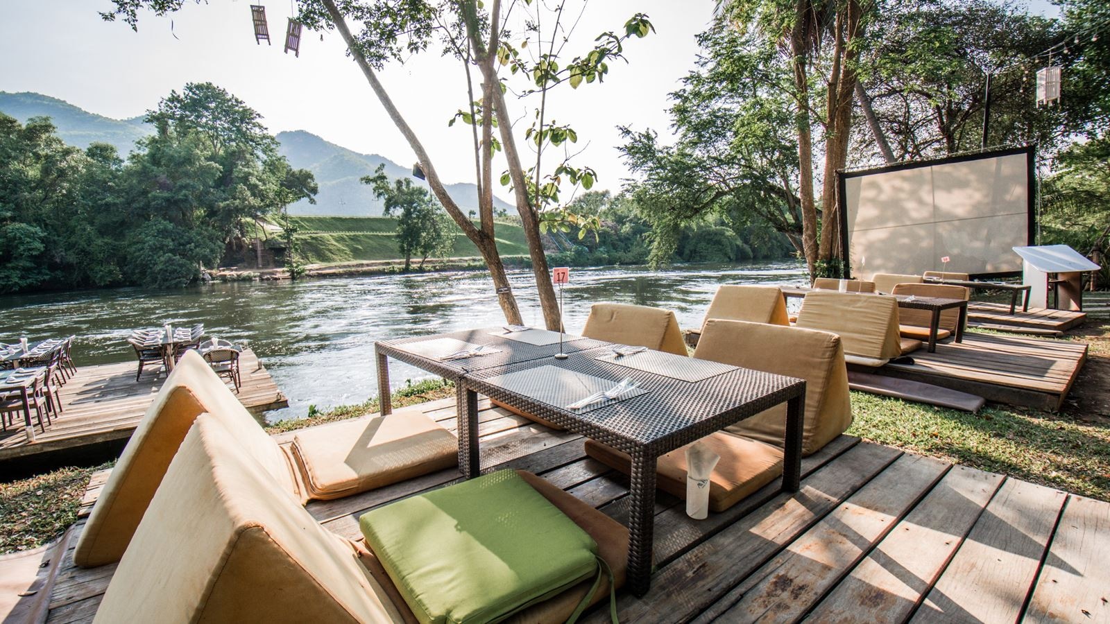 restaurants-river-romance