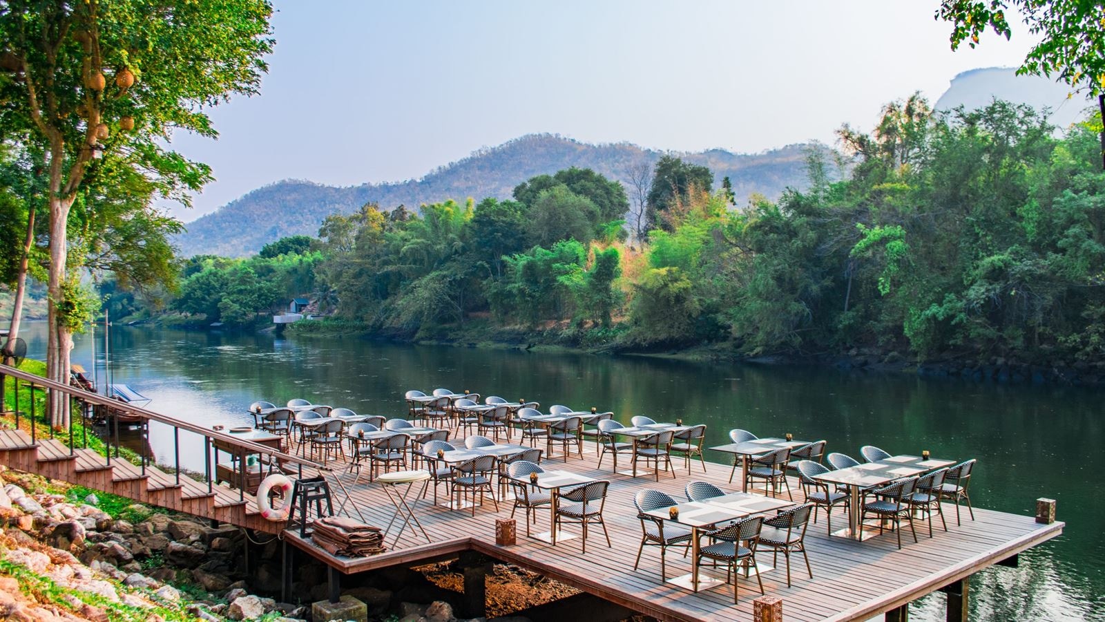 restaurants-river-romance