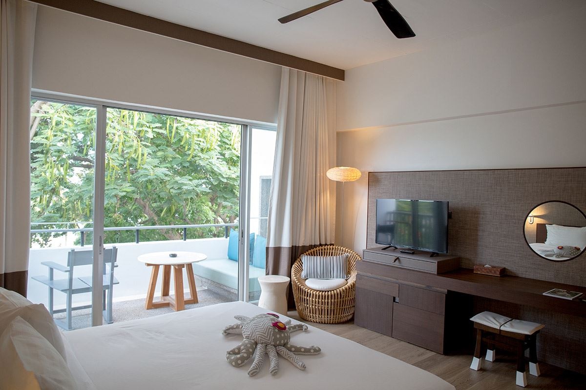 rooms-2bedroom-veranda--sea