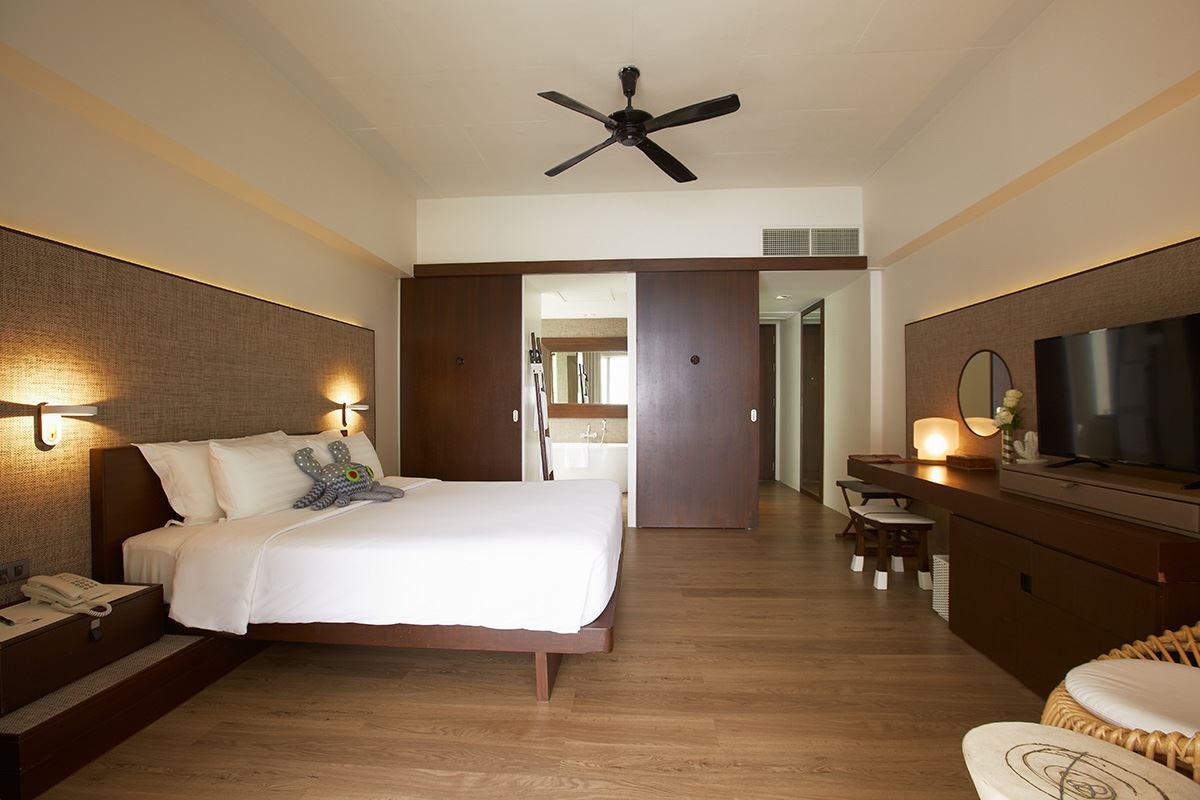 rooms-2bedroom-veranda--sea