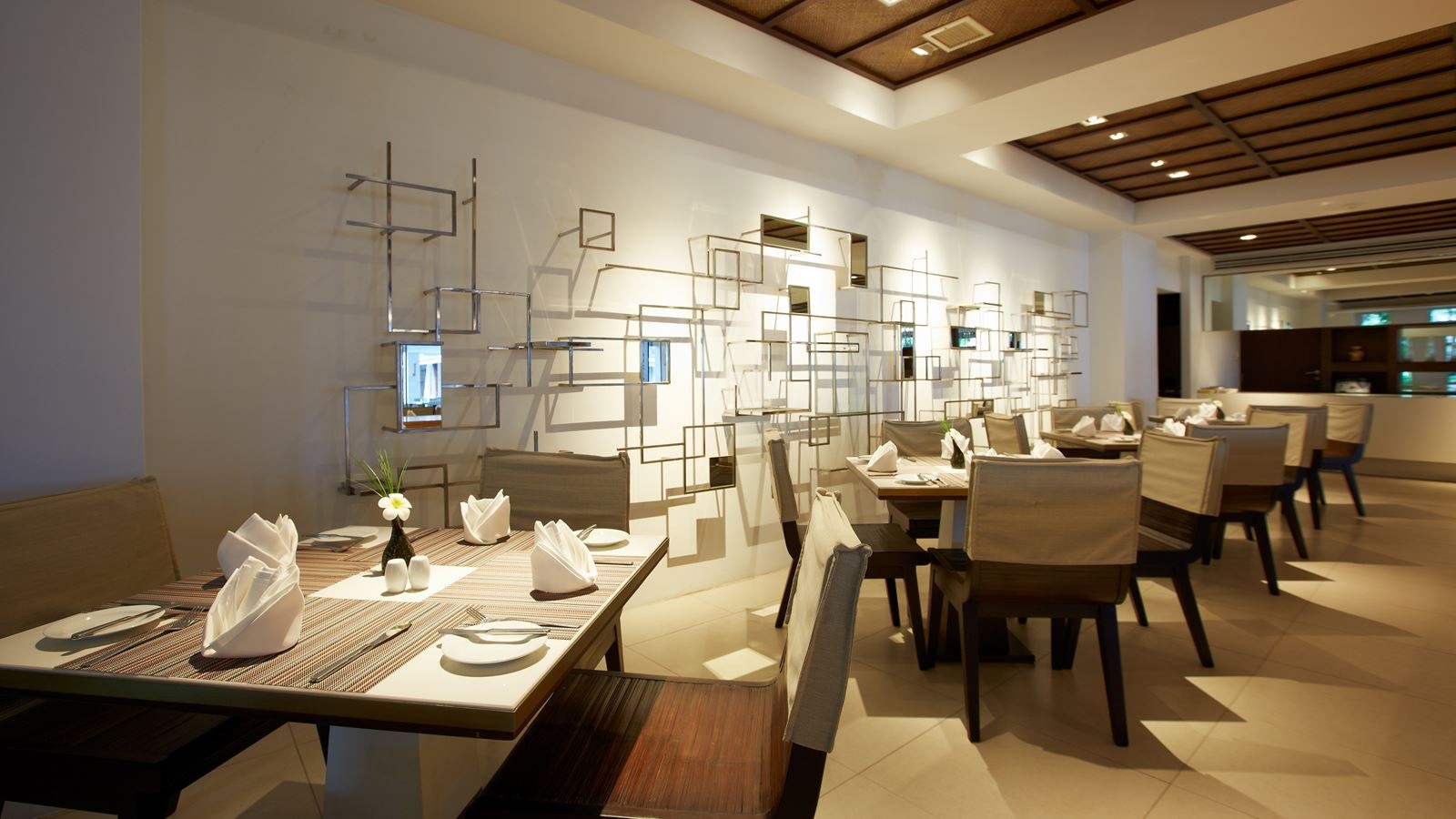 restaurants-the-dining-room-restaurant
