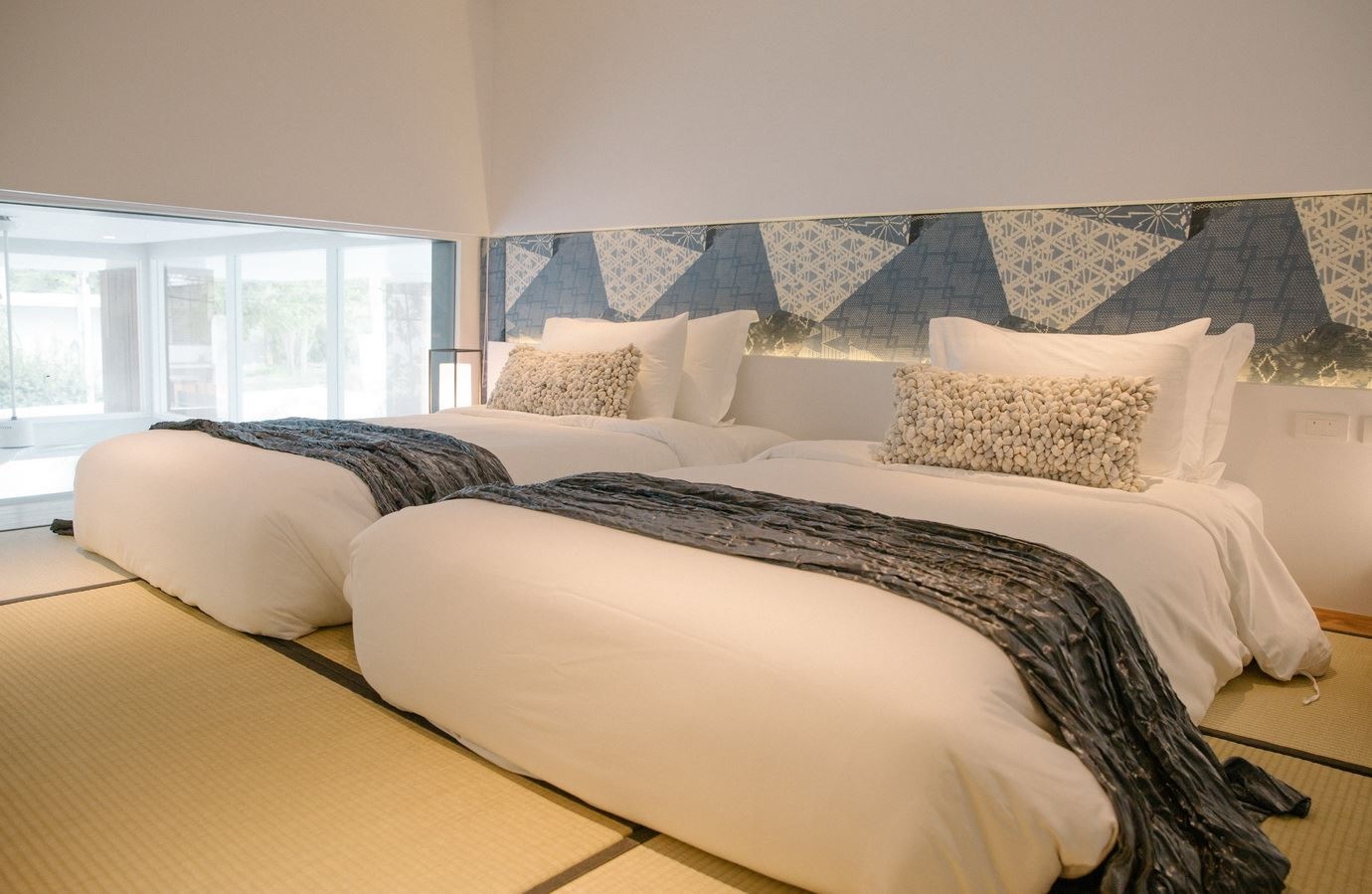 rooms-luxury-pool-duplex