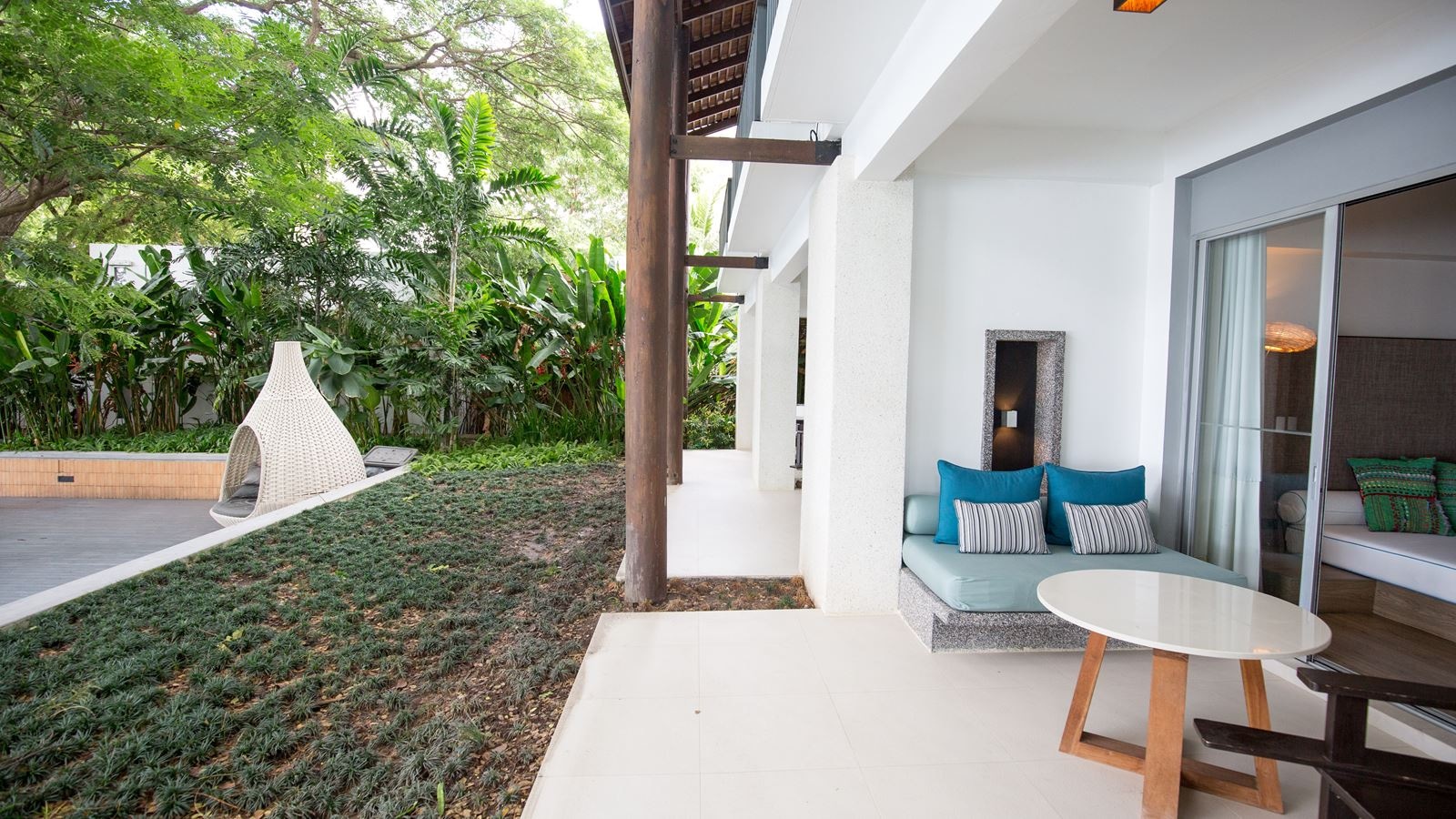 rooms-executive-suite--sea