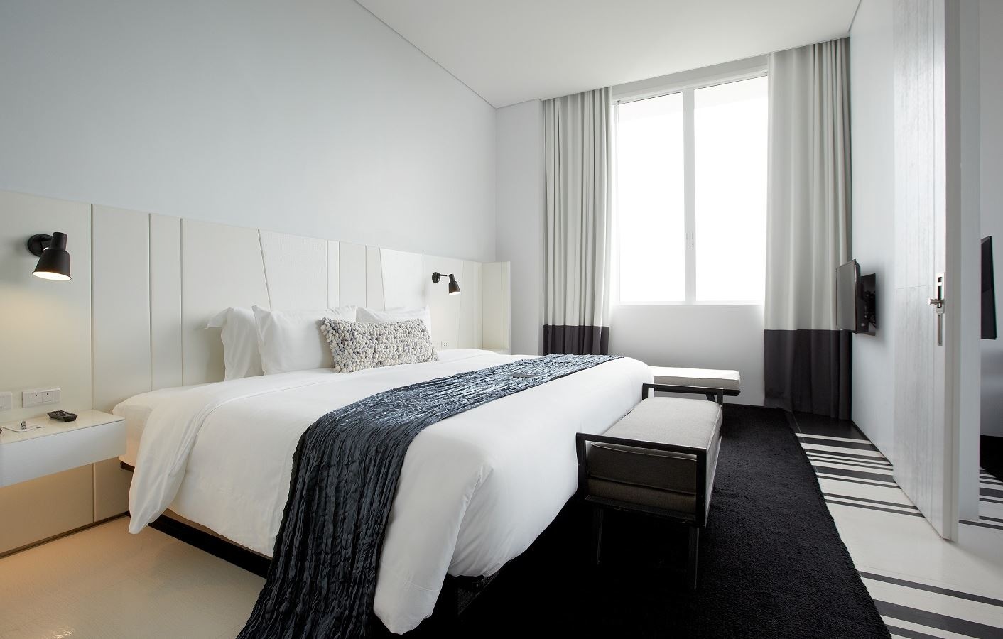 rooms-family-suite-with-plunge-bath