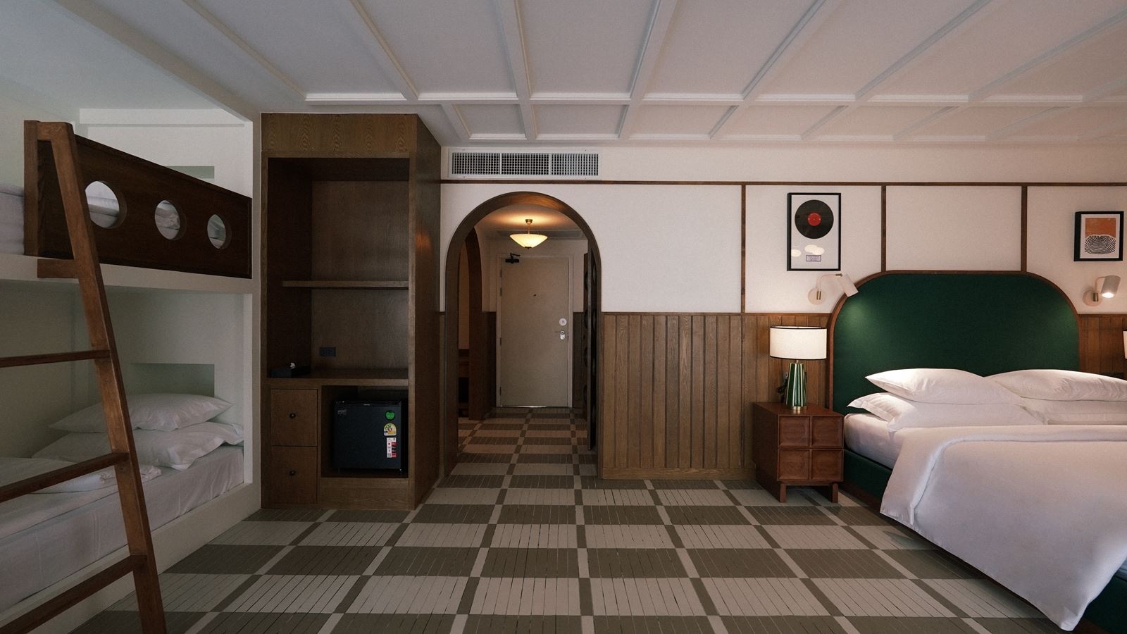 rooms-signature-quad-room