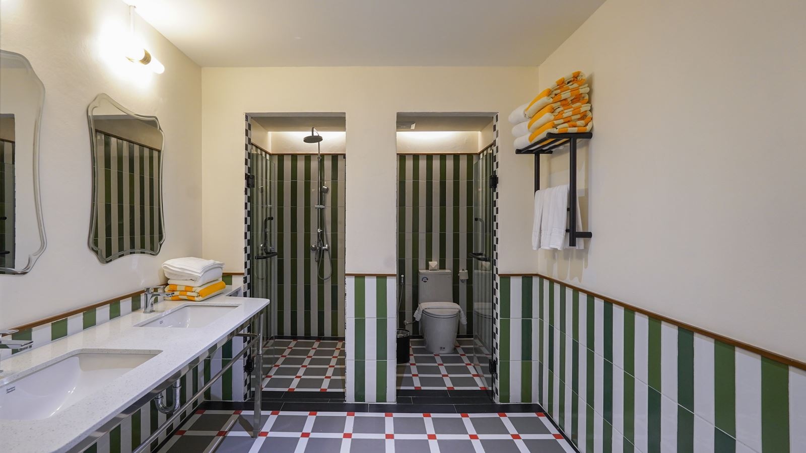 rooms-signature-quad-room