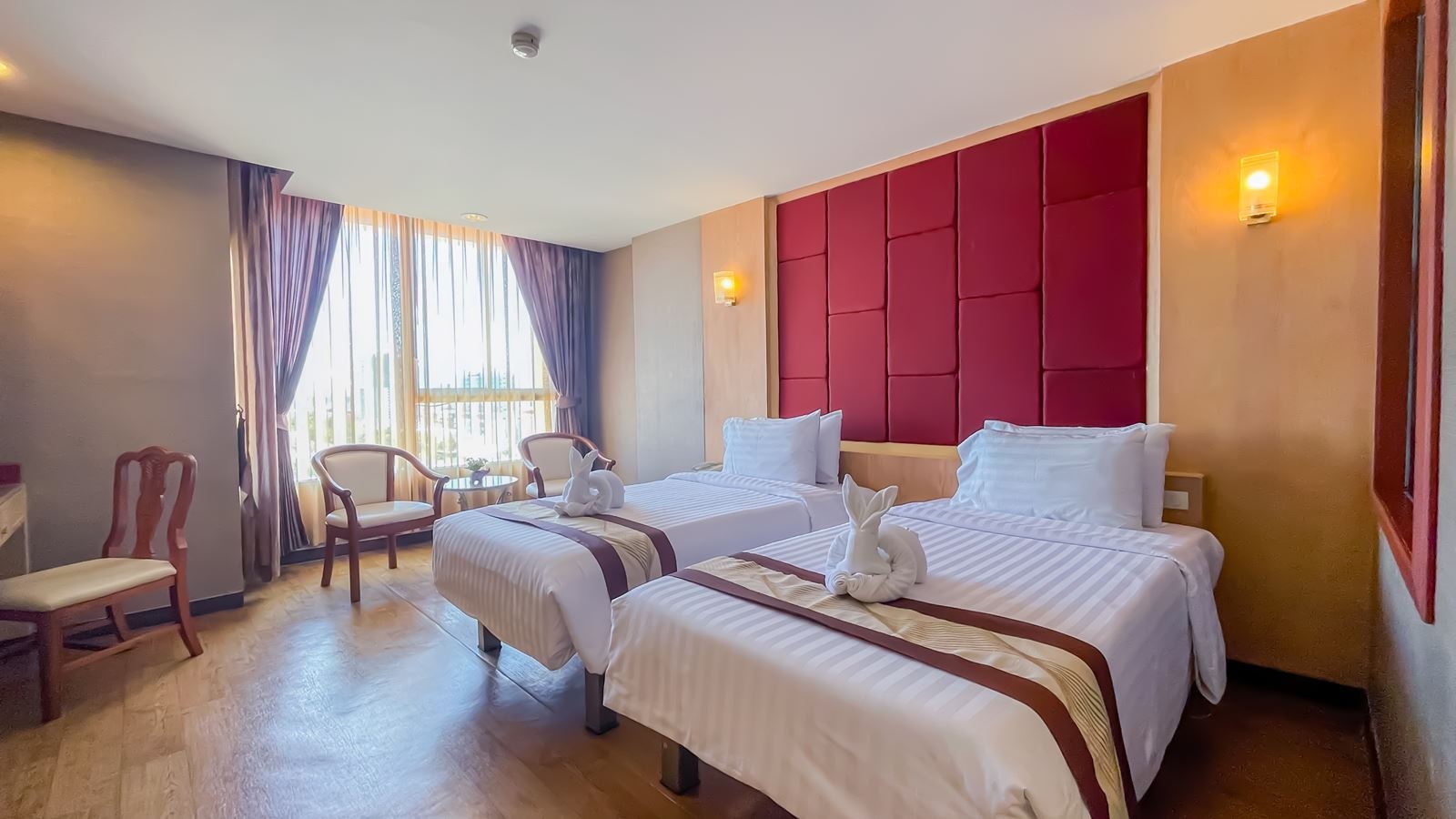 rooms-deluxe-tripple-room