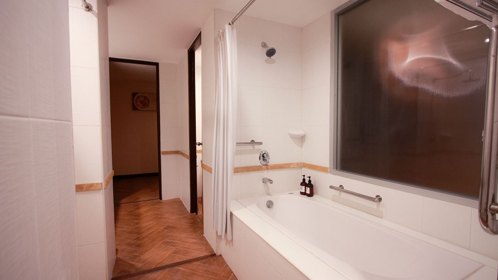 rooms-executive-suite-room