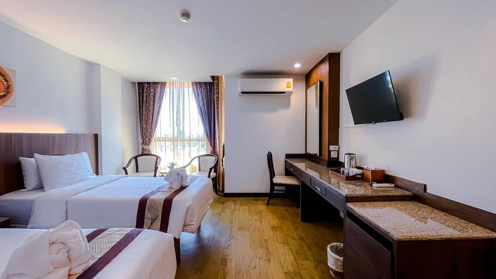 rooms-deluxe-twin-room