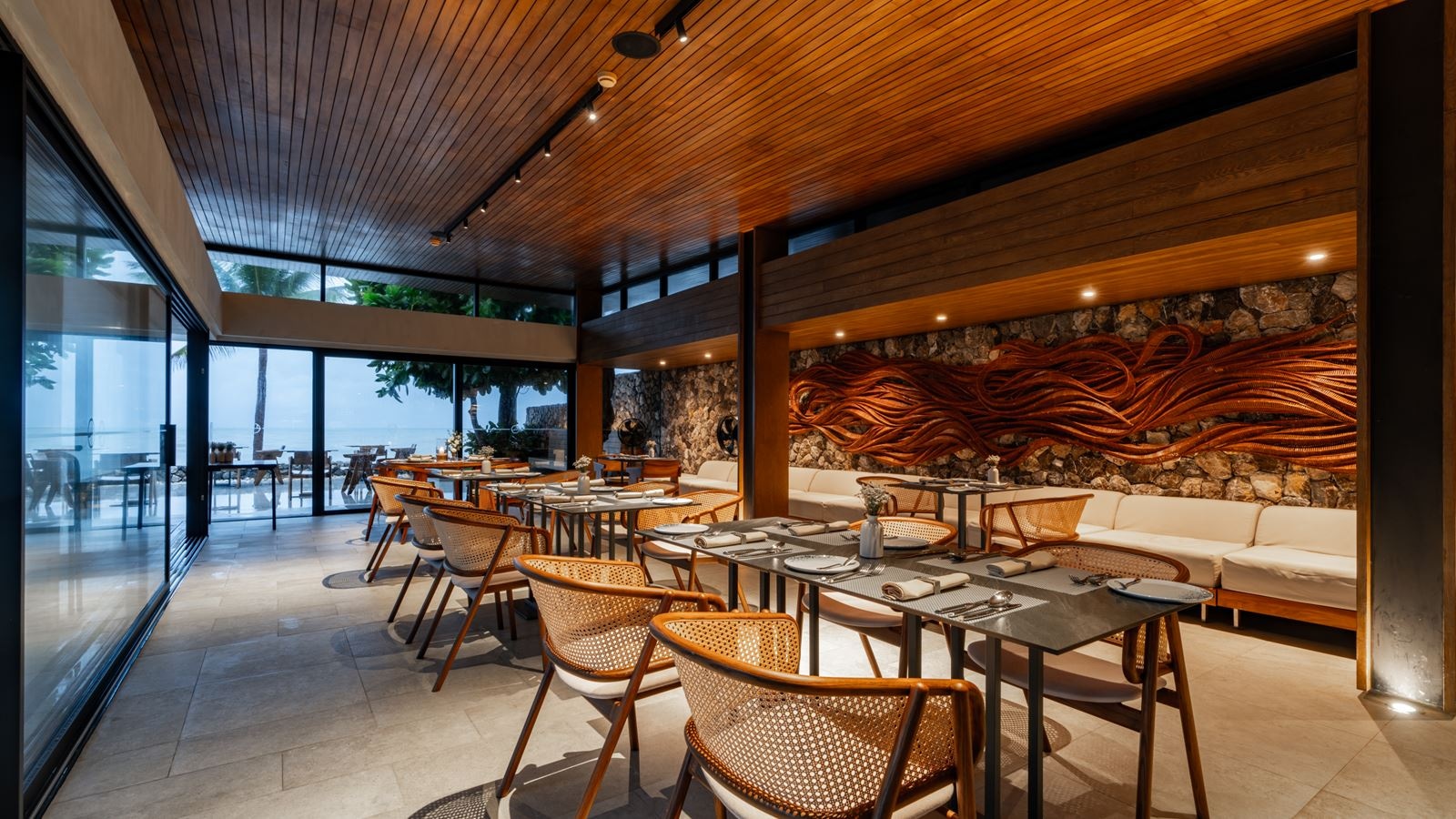 restaurants-restaurants