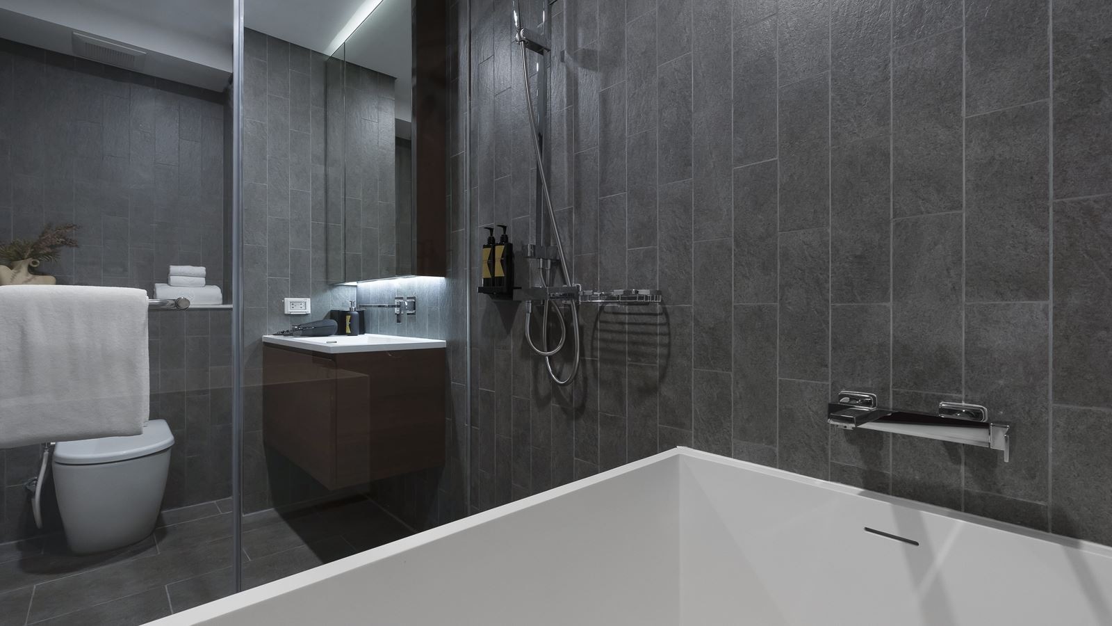 rooms-two-bedroom-duplex-suite