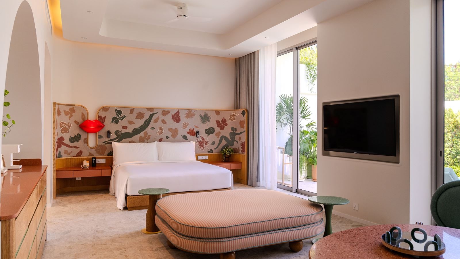 rooms-deluxe-one-bedroom-suite-with-private-pool