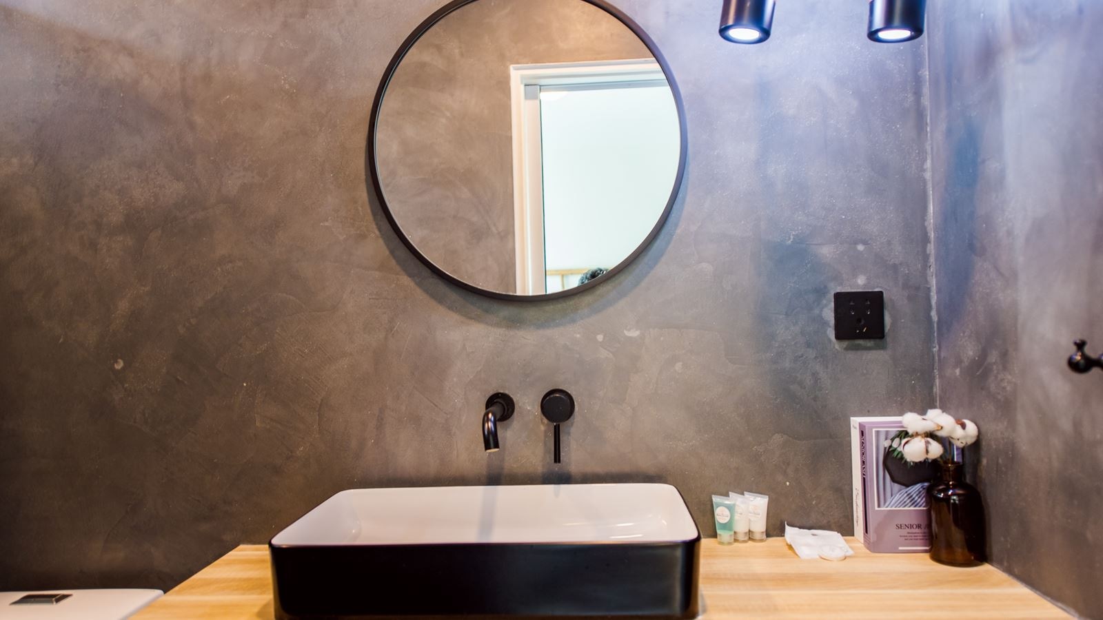 rooms-premium-1-bedroom-pool-suite-without-terrace