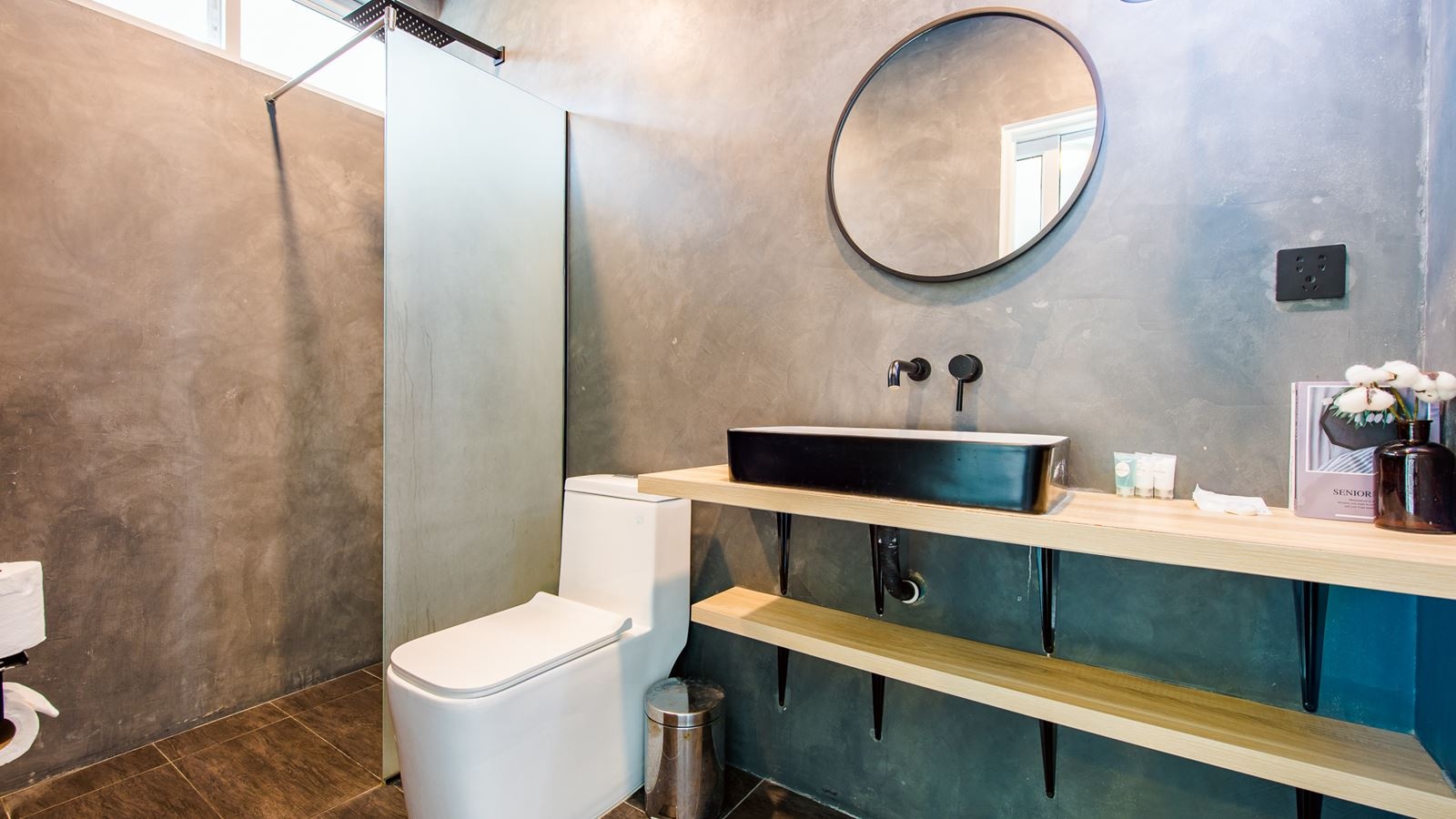 rooms-premium-1-bedroom-pool-suite-with-terrace