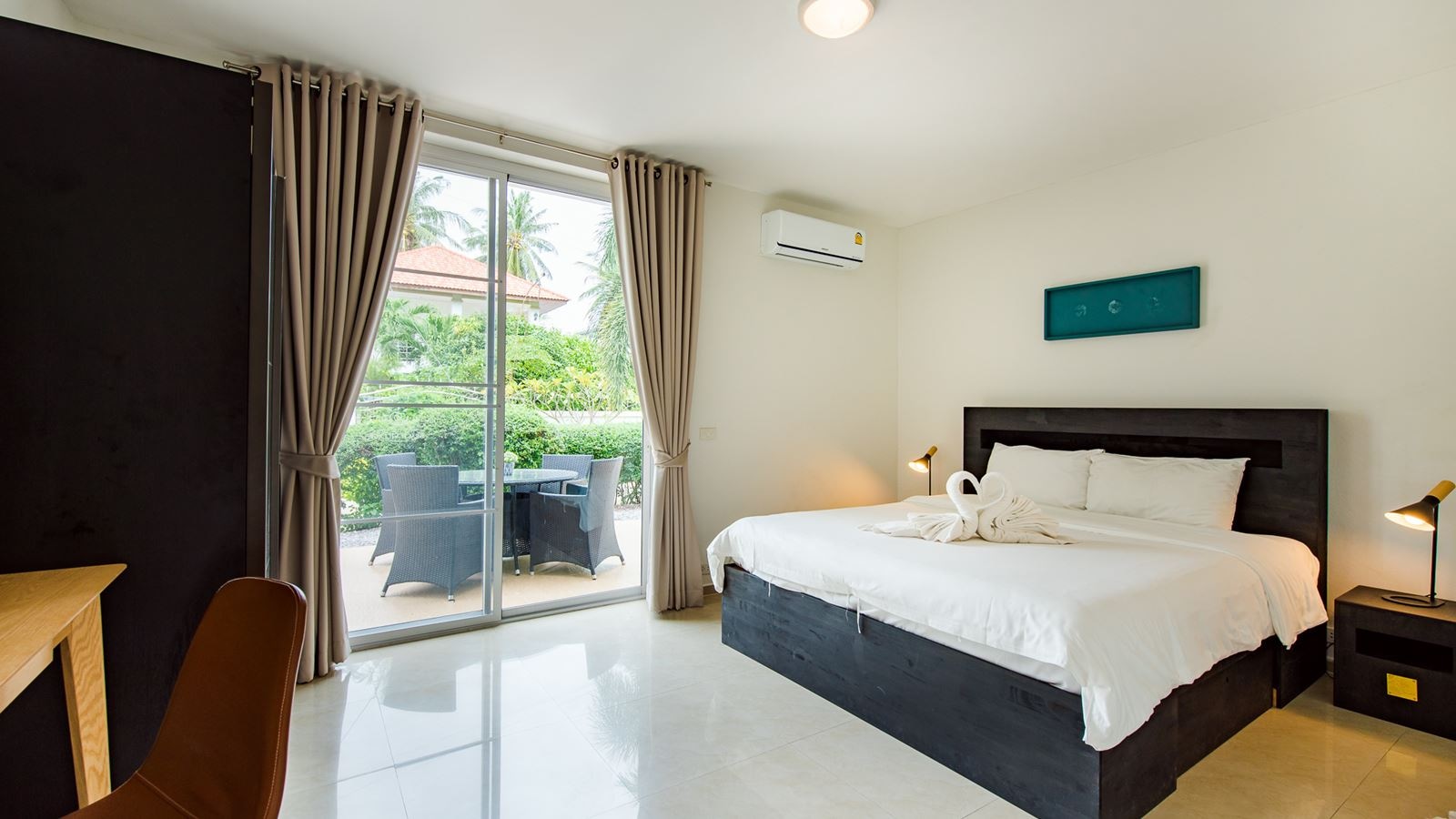 rooms-premium-2-bedroom-pool-suite-with-terrace