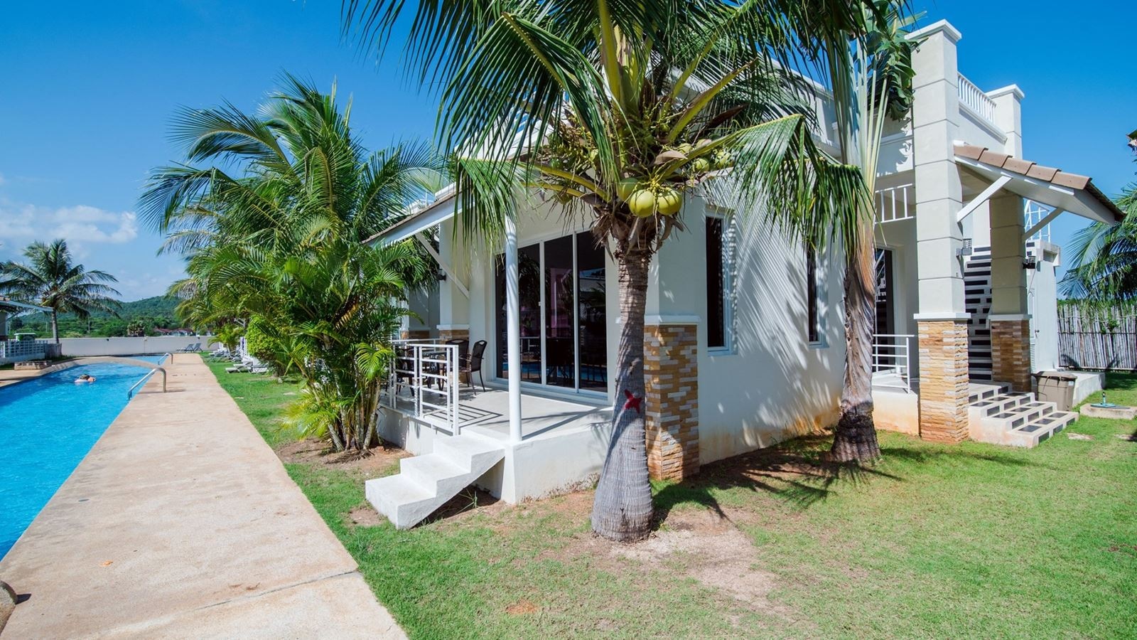 rooms-deluxe-pool-side-villa-2-bedroom-1-bathroom