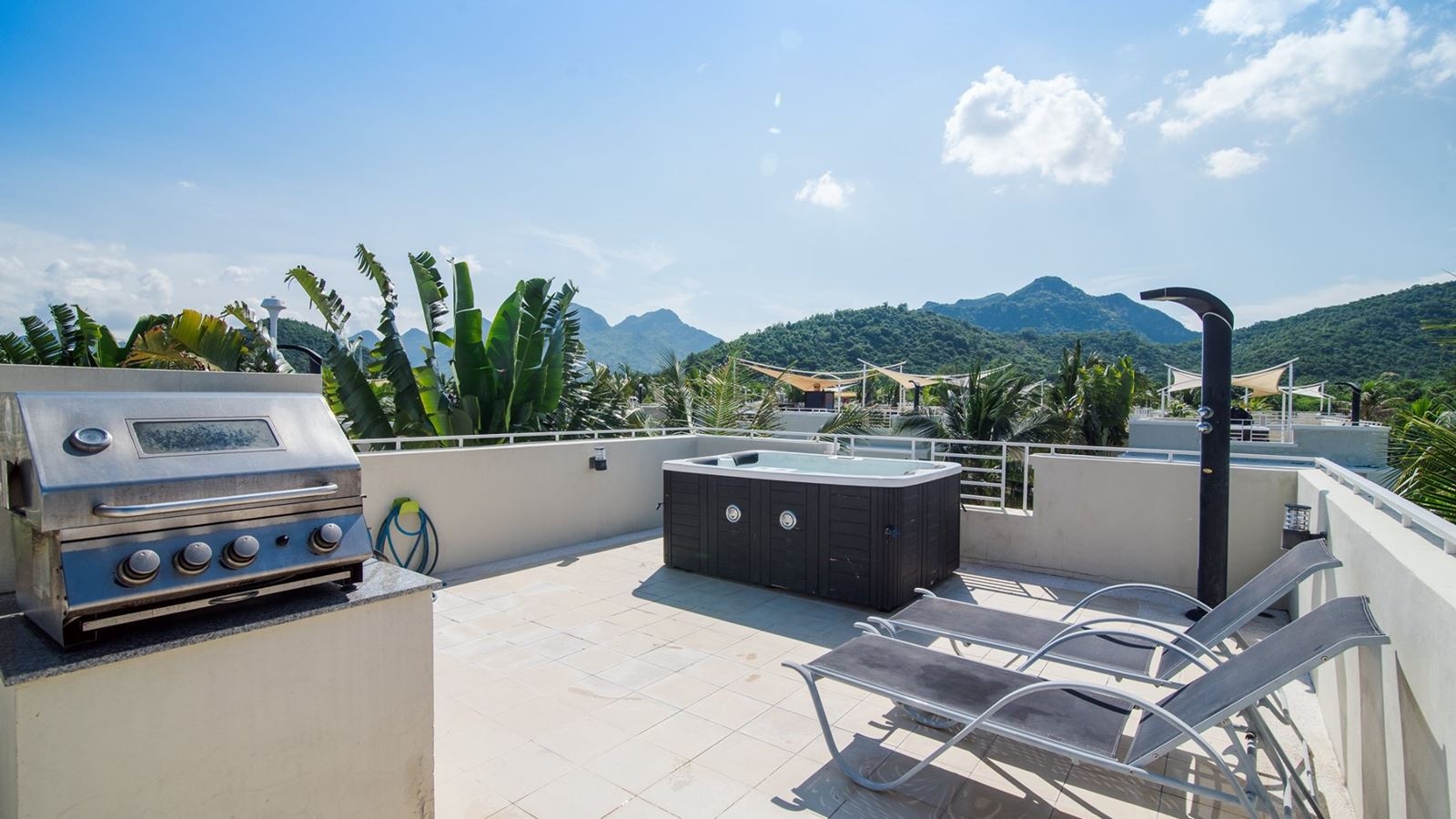 rooms-deluxe-pool-side-villa-2-bedroom-1-bathroom