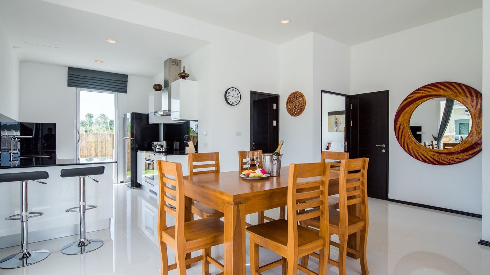 rooms-executive-pool-side-villa-2-bedroom--2-bathroom