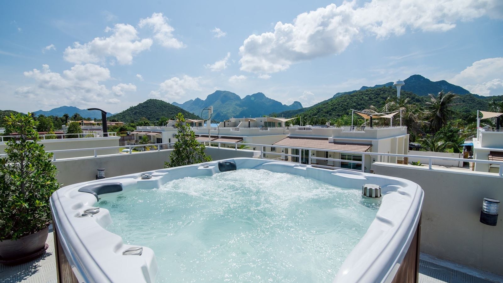 rooms-executive-pool-side-villa-2-bedroom--2-bathroom