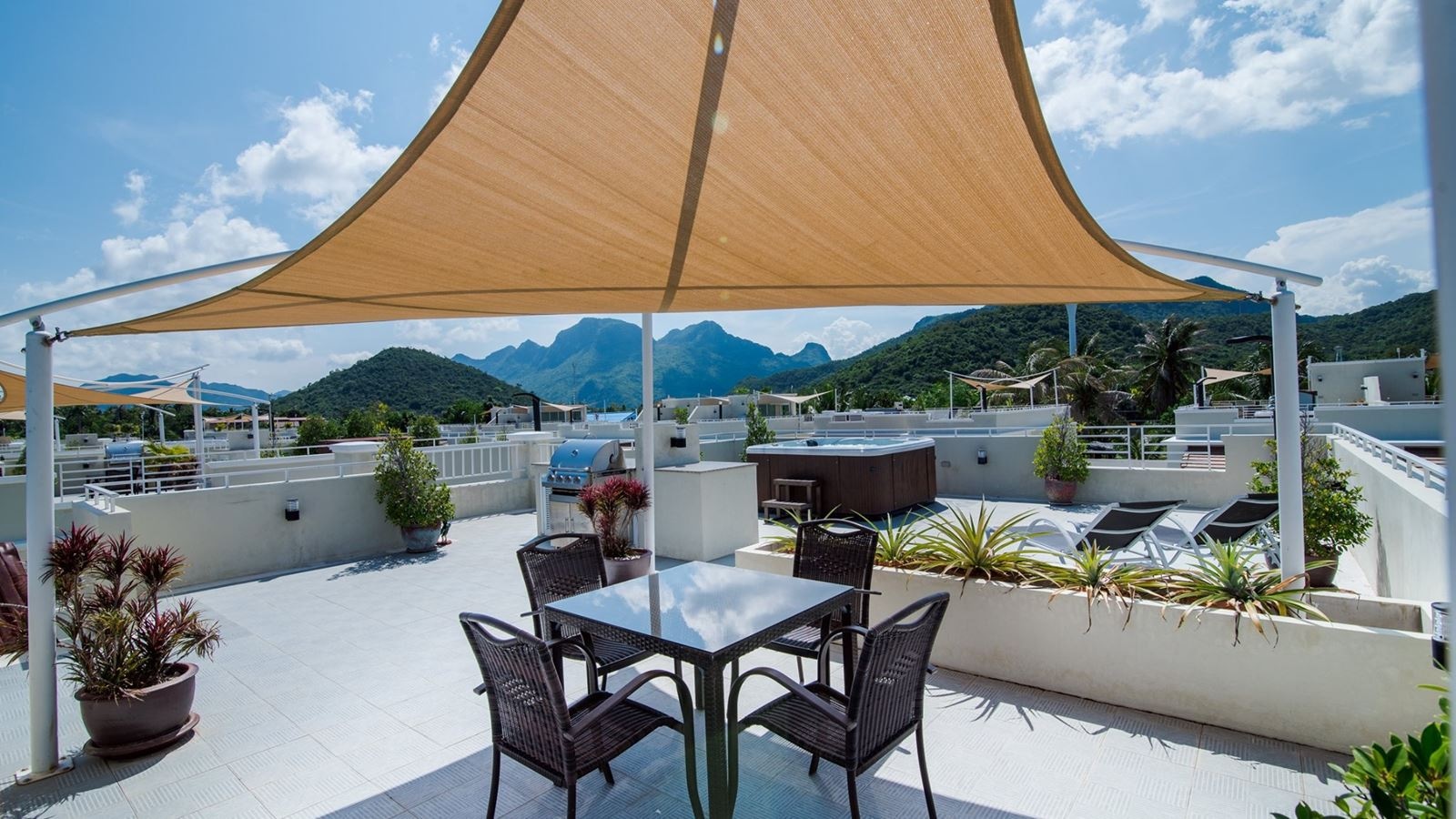 rooms-executive-pool-side-villa-2-bedroom--2-bathroom