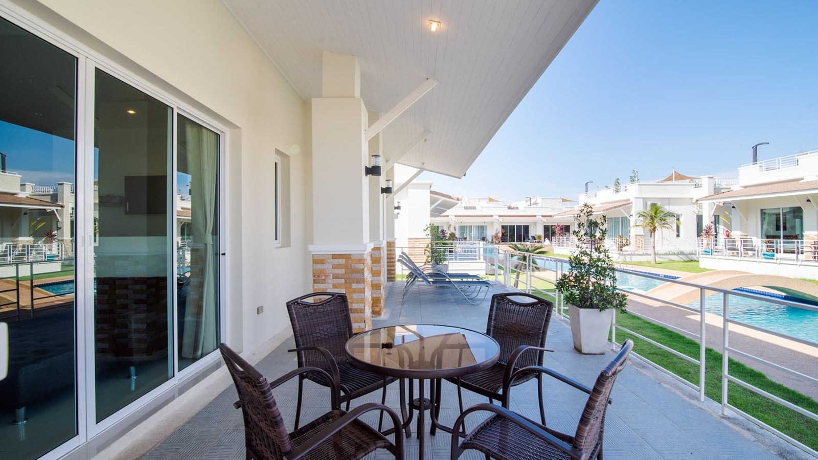 rooms-royal-villa-3-bedroom-2-bathroom