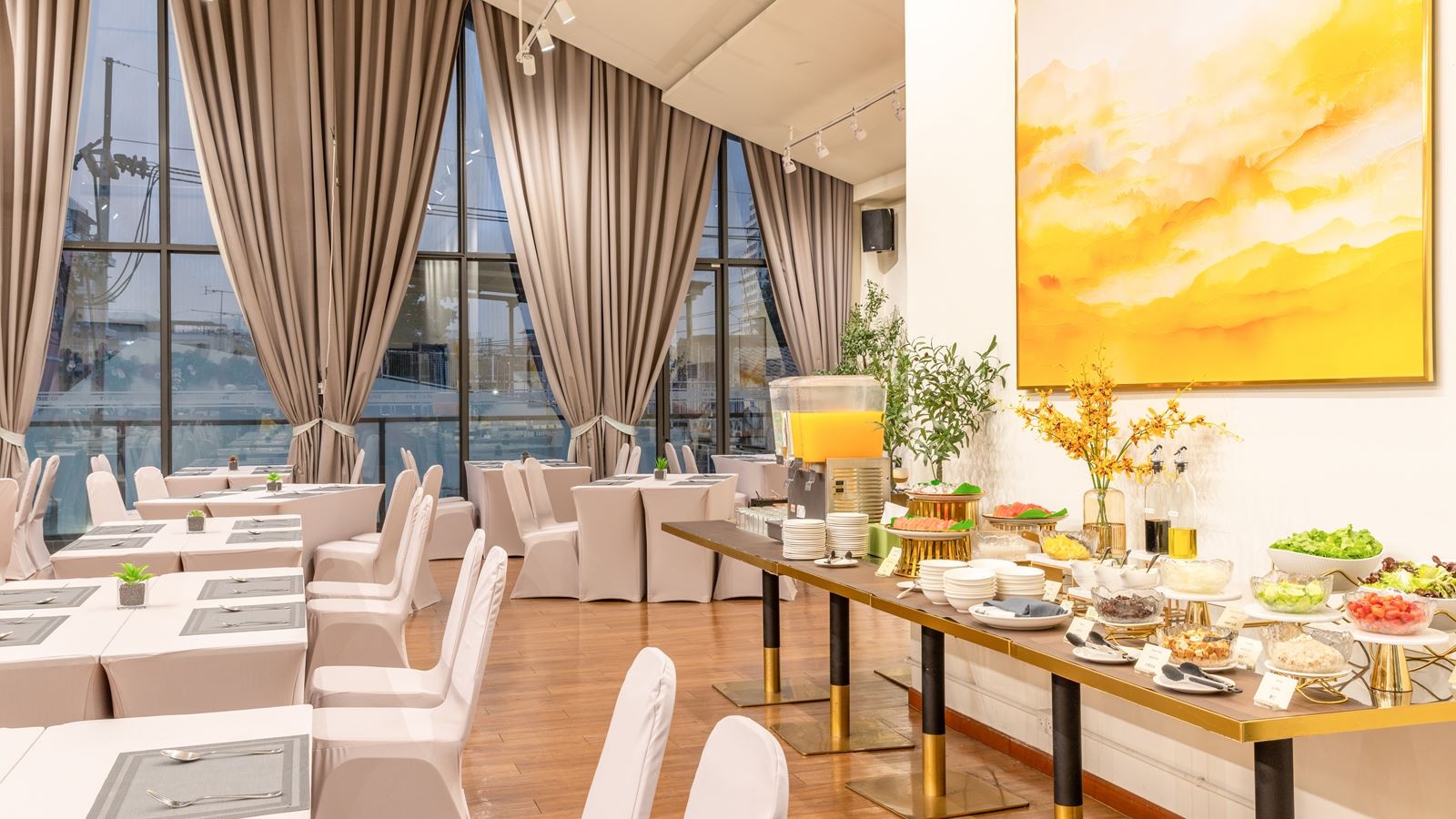 restaurants-the-olive-room