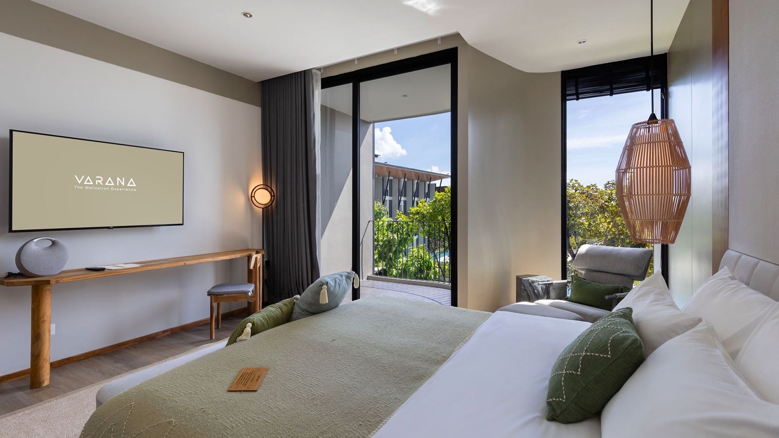 rooms-luxe-mountain-view