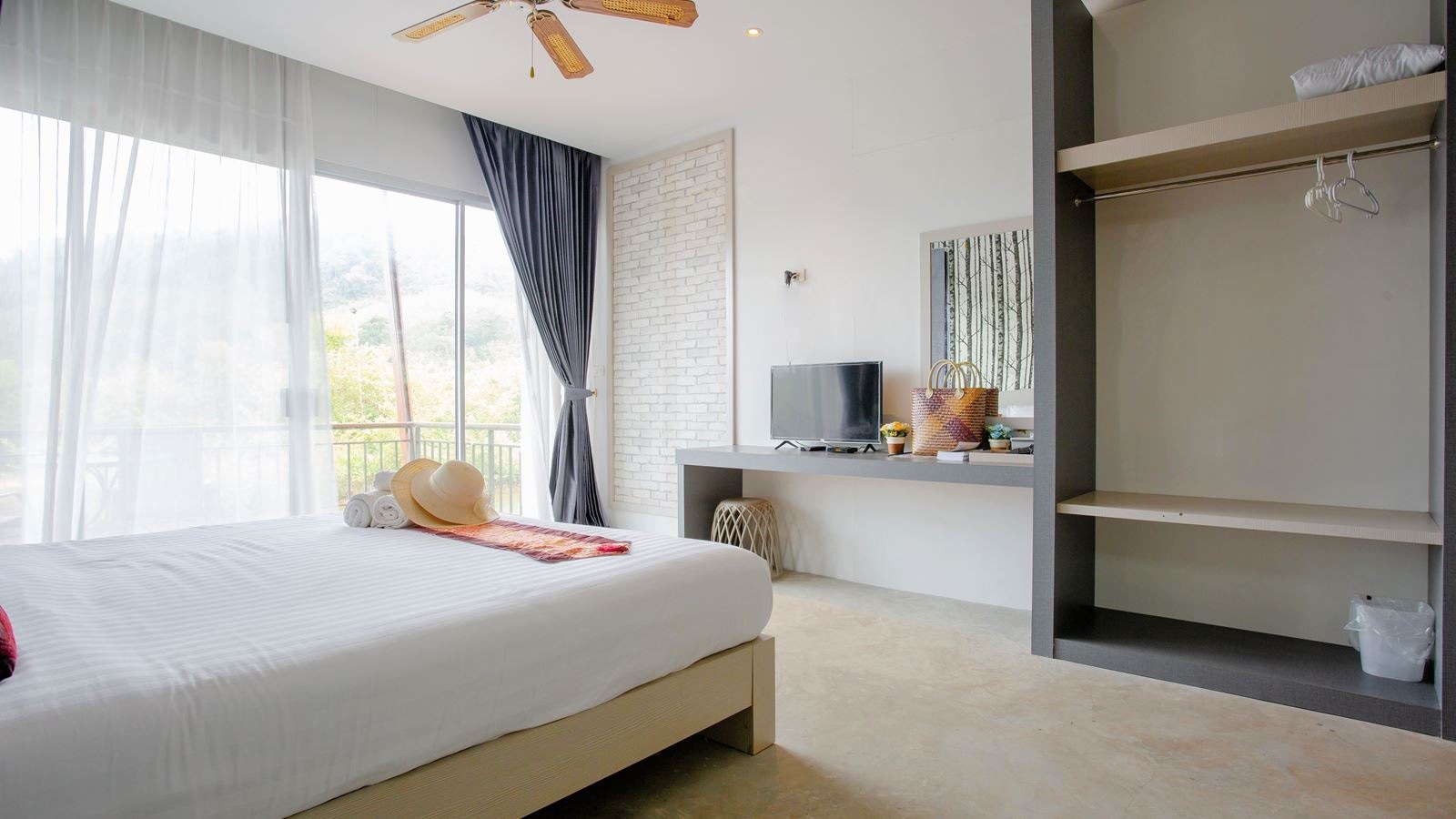 rooms-deluex-room-with-terace