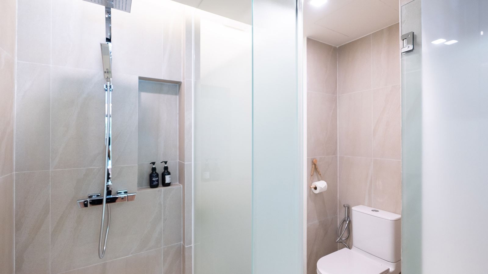 rooms-deluxe-tree-or-facade