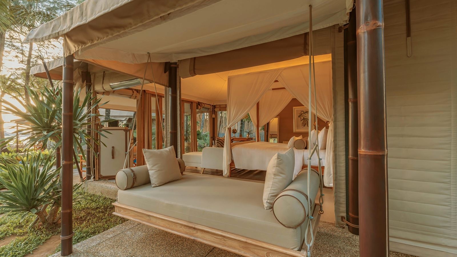 rooms-beach-pool-tent