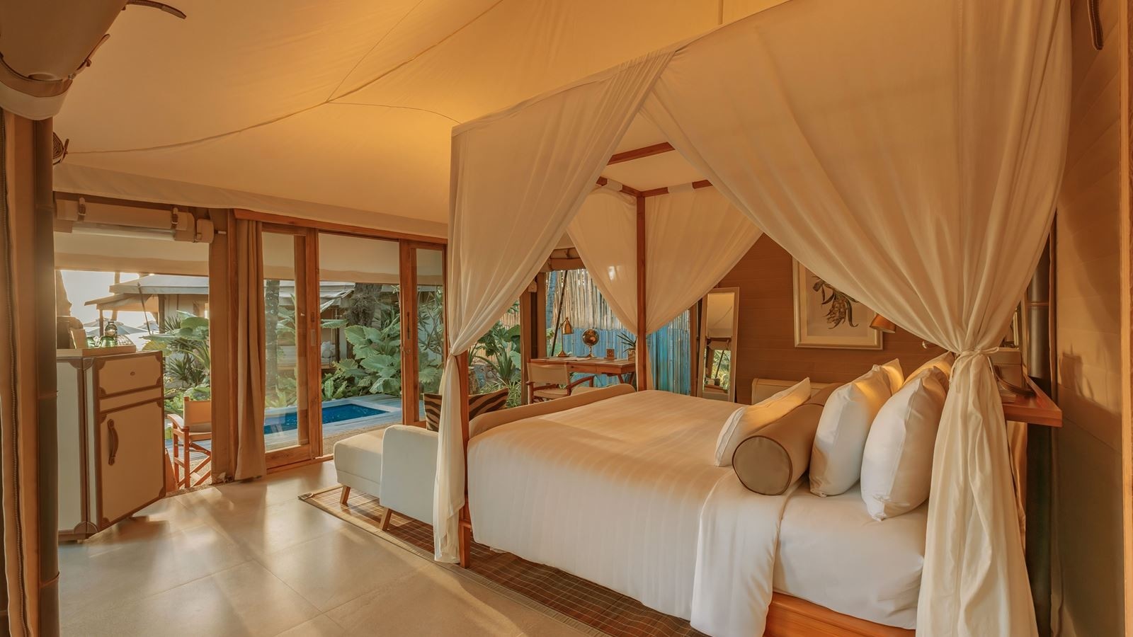 rooms-beach-pool-tent