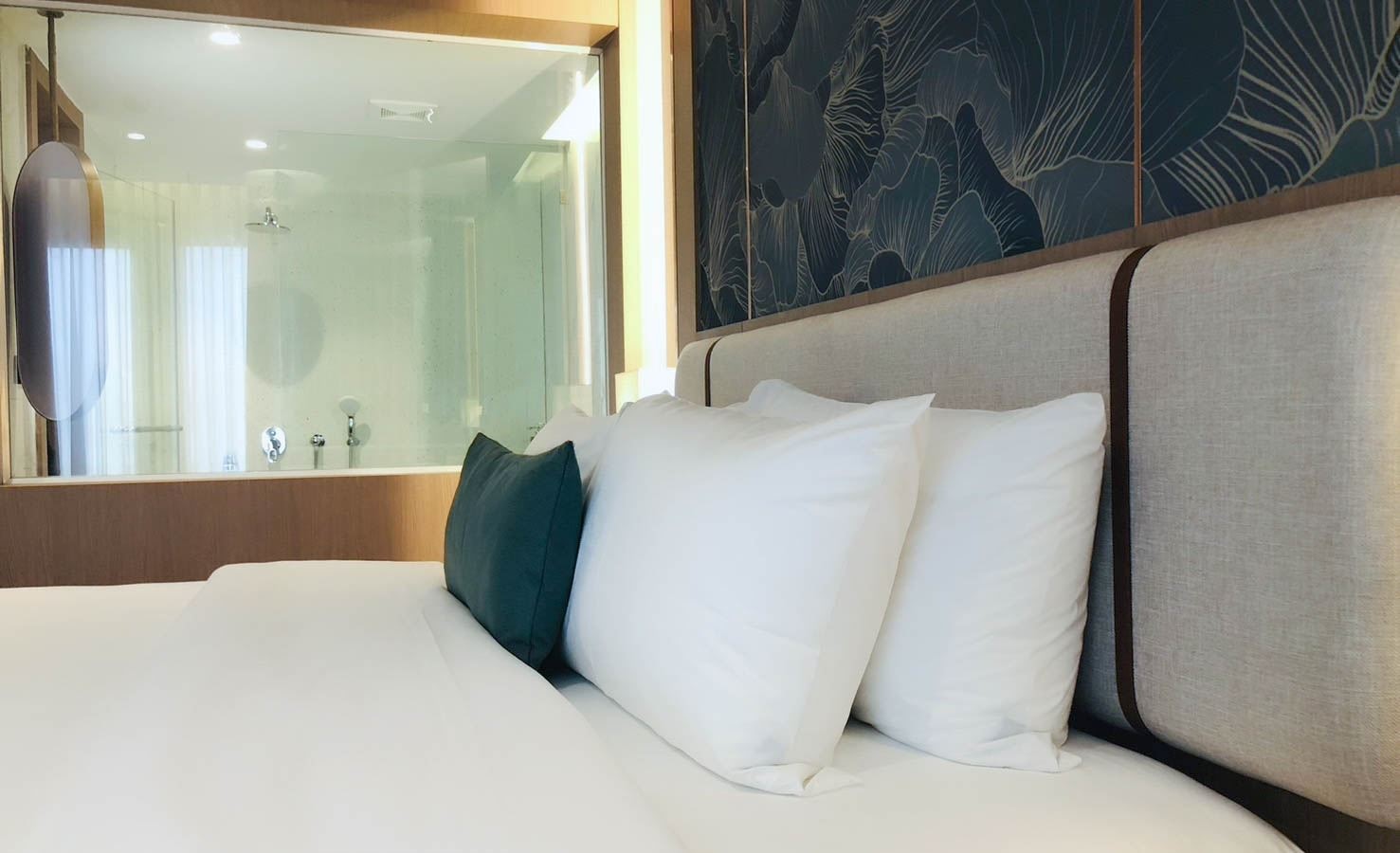 rooms-premier-king-room