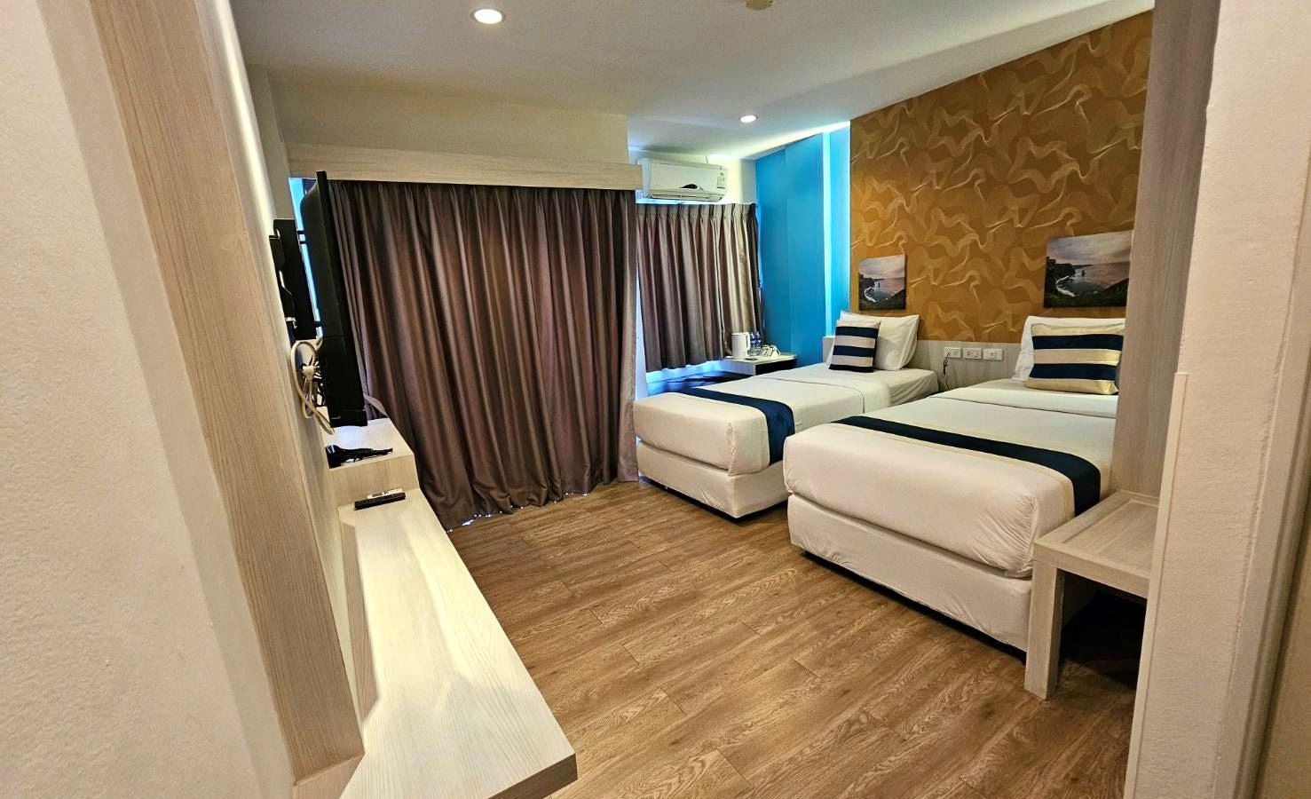 rooms-delxe-twin-room