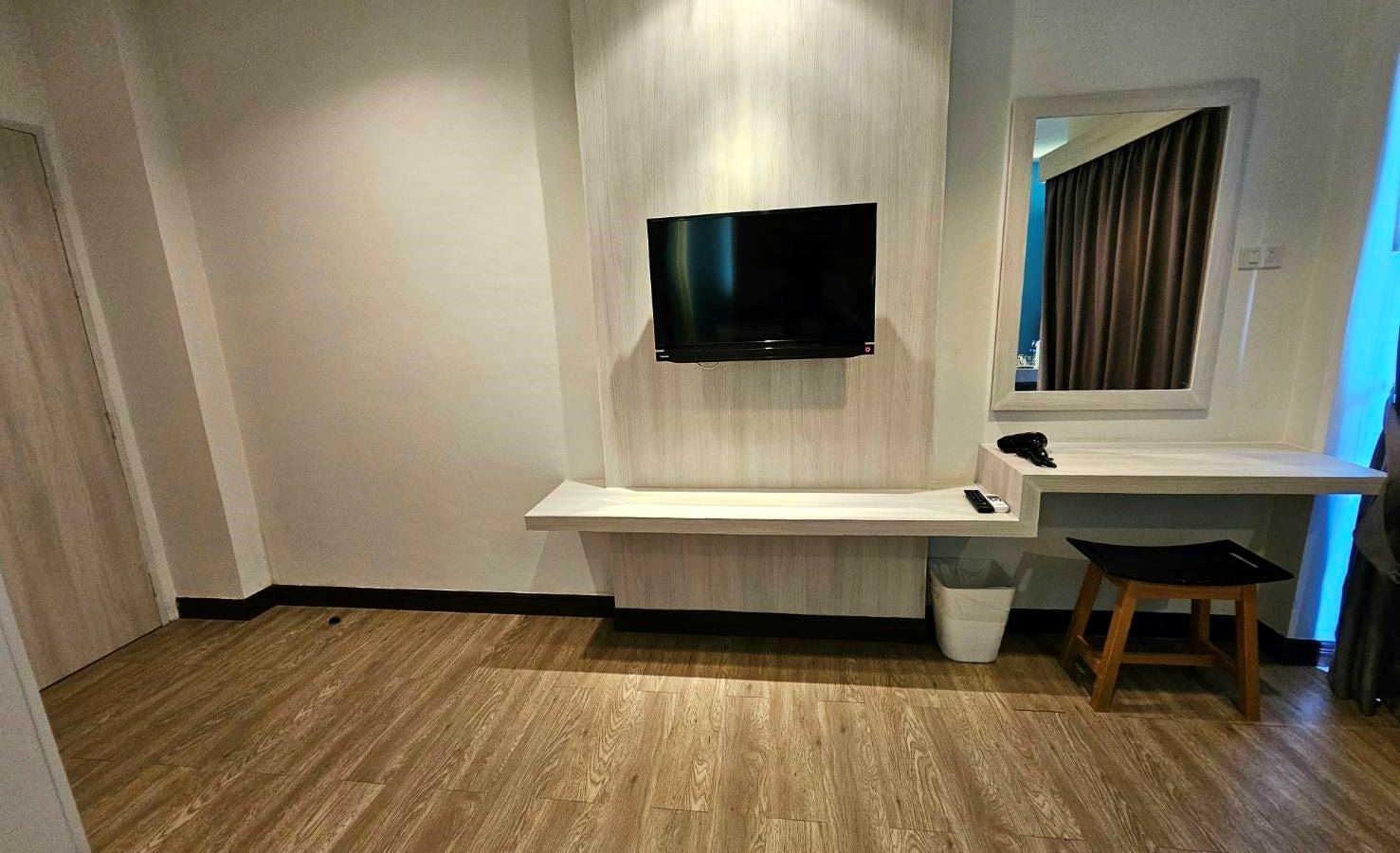 rooms-delxe-double-room