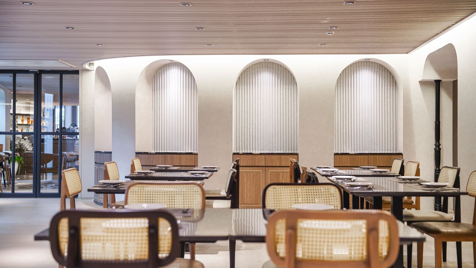 restaurants-twenty--twentytwo-bar--restaurant