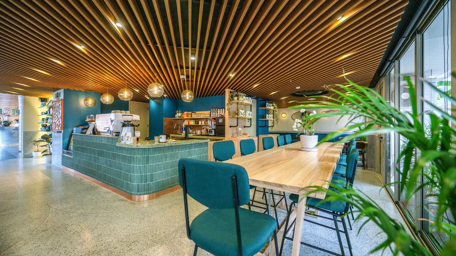 restaurants-people-coffee-and-stories