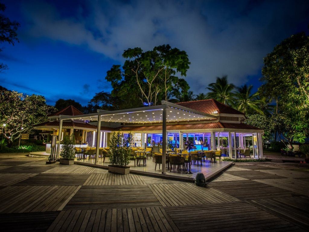 restaurants-coast-beach-club-and-bistro