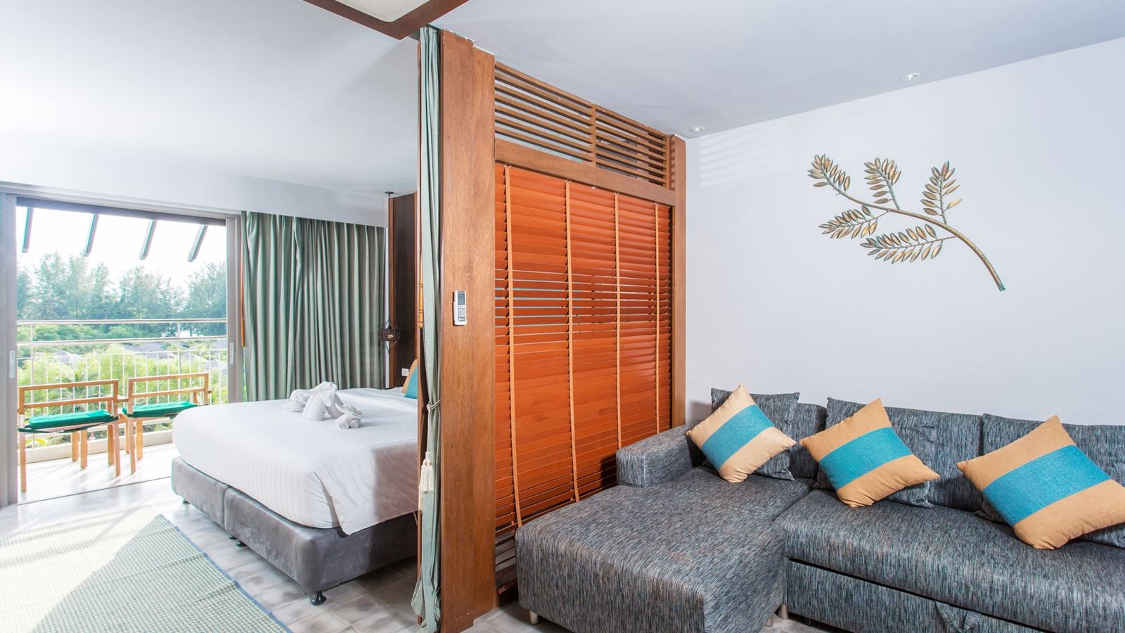 rooms-deluxe-suite-premium